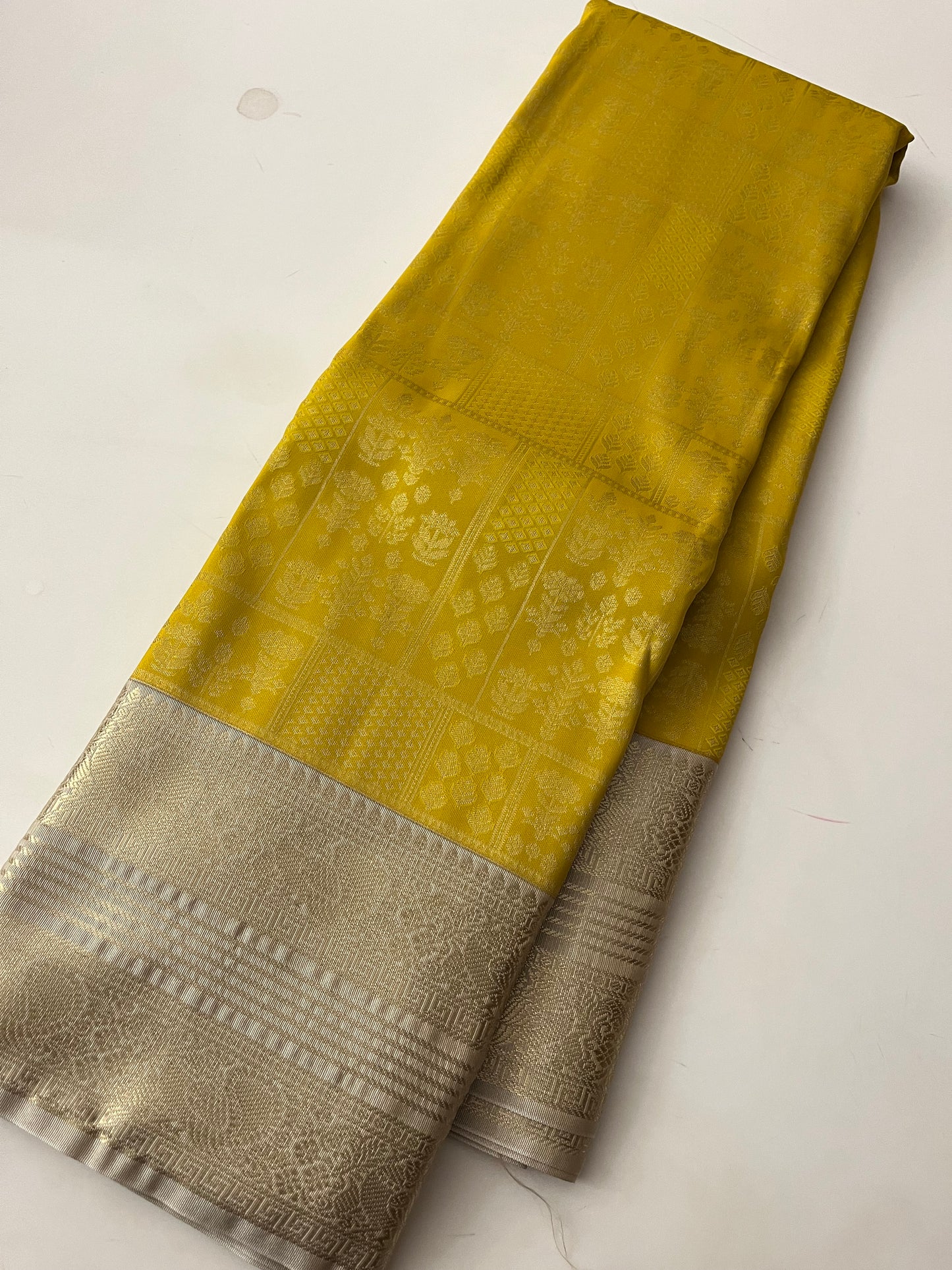 Ju11 Semi Silk