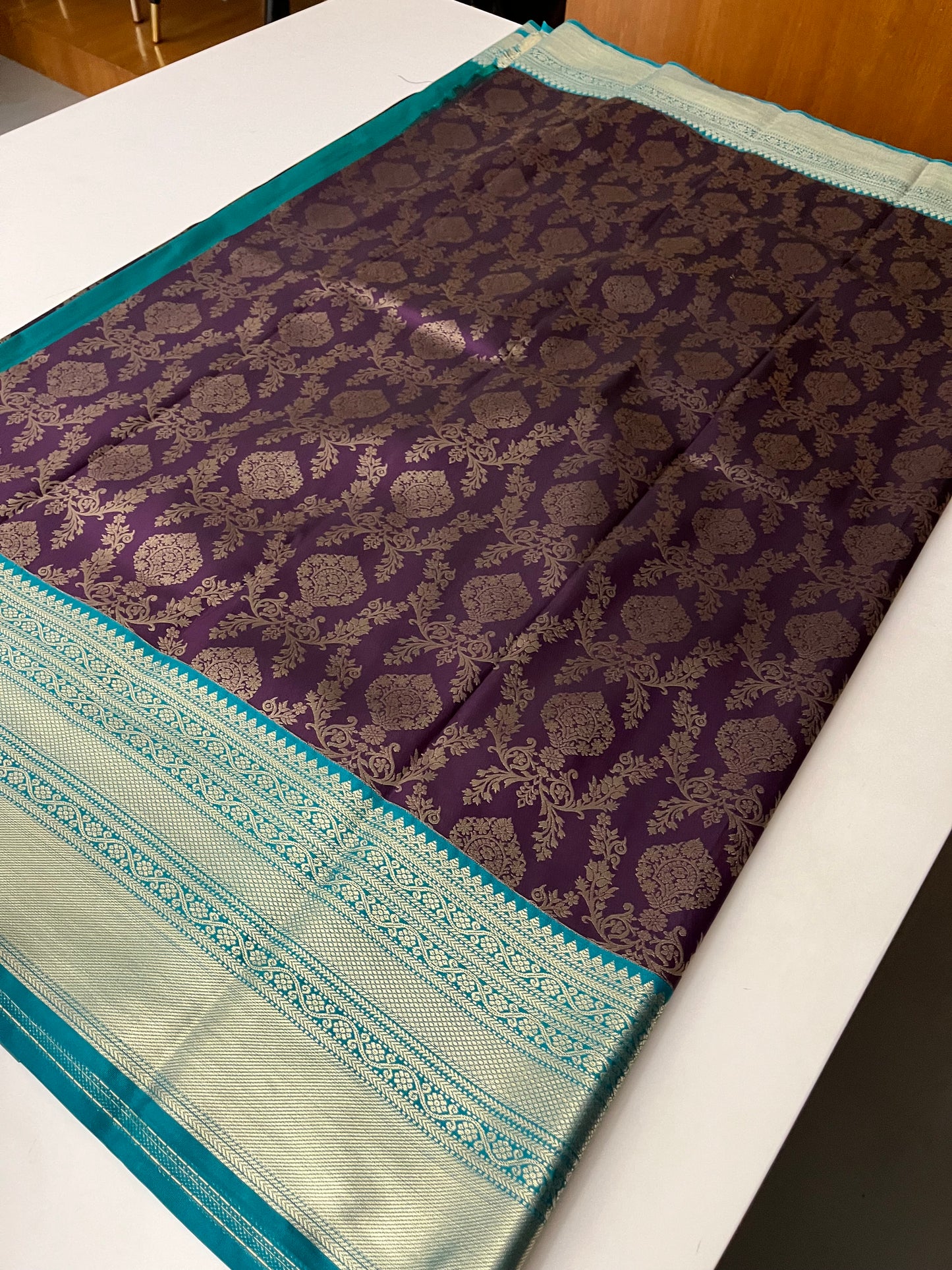 Ju11 Semi Silk