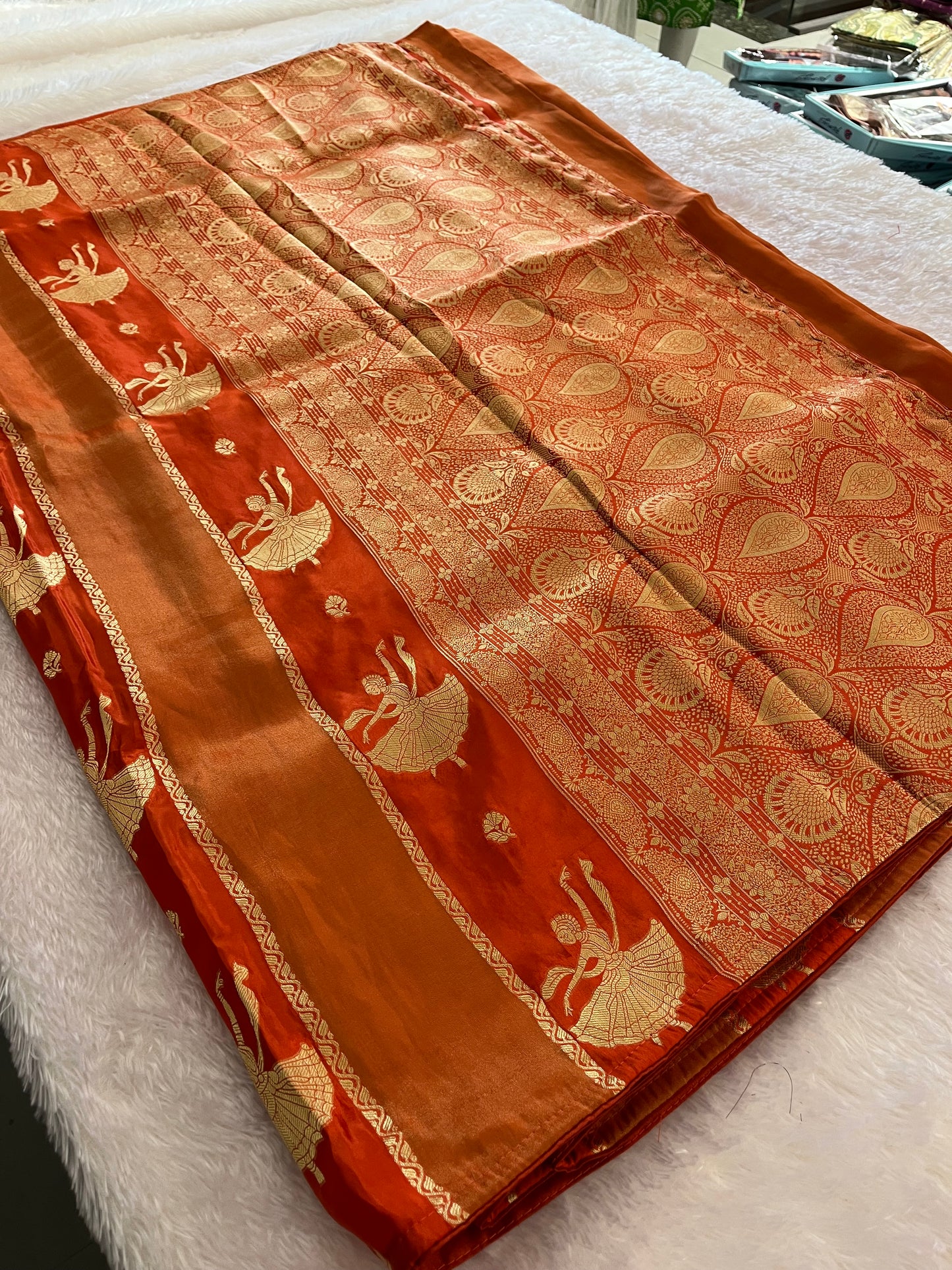 Dancing Dola Chinnon silk