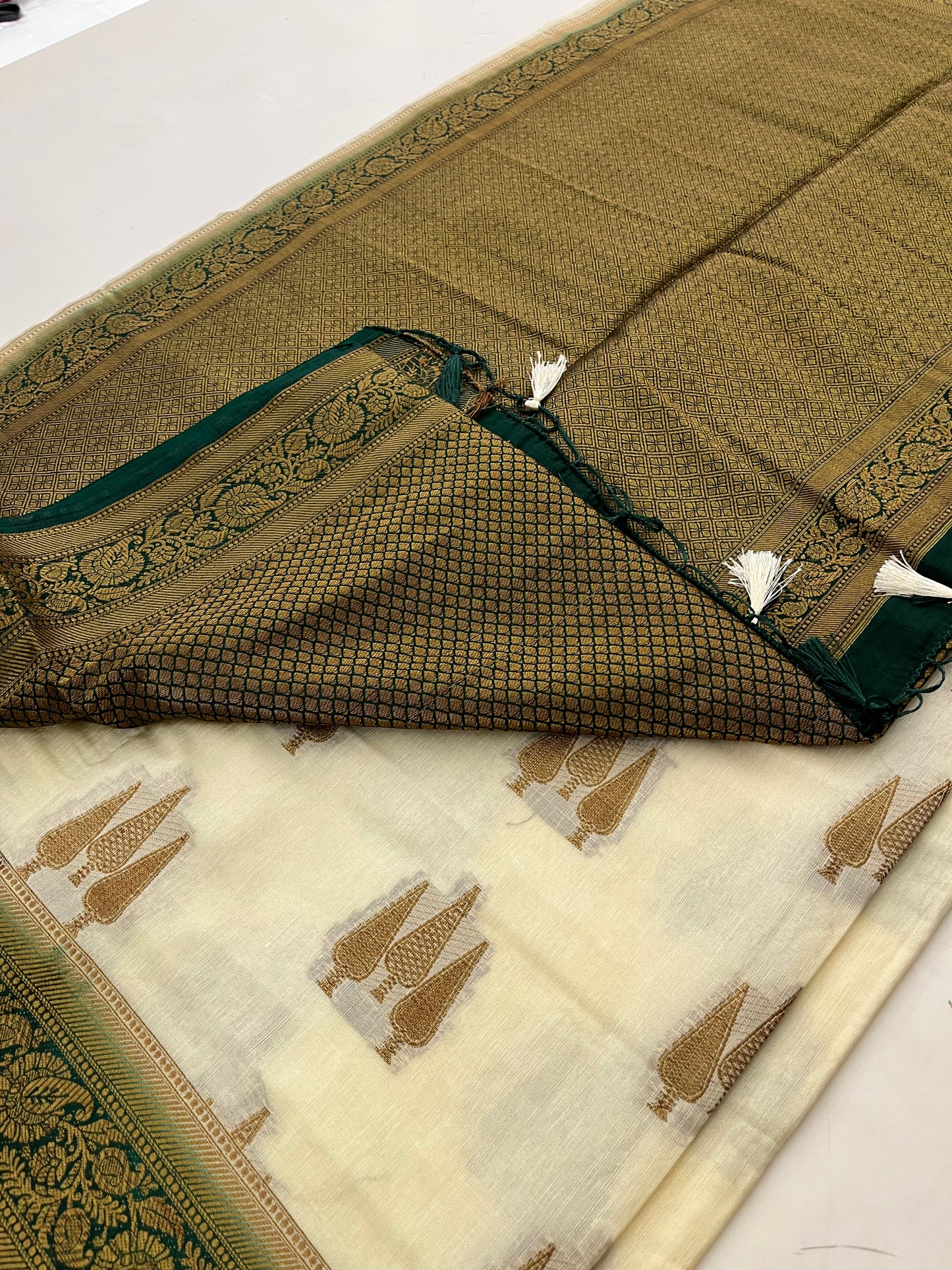 MA19 Linen Antik