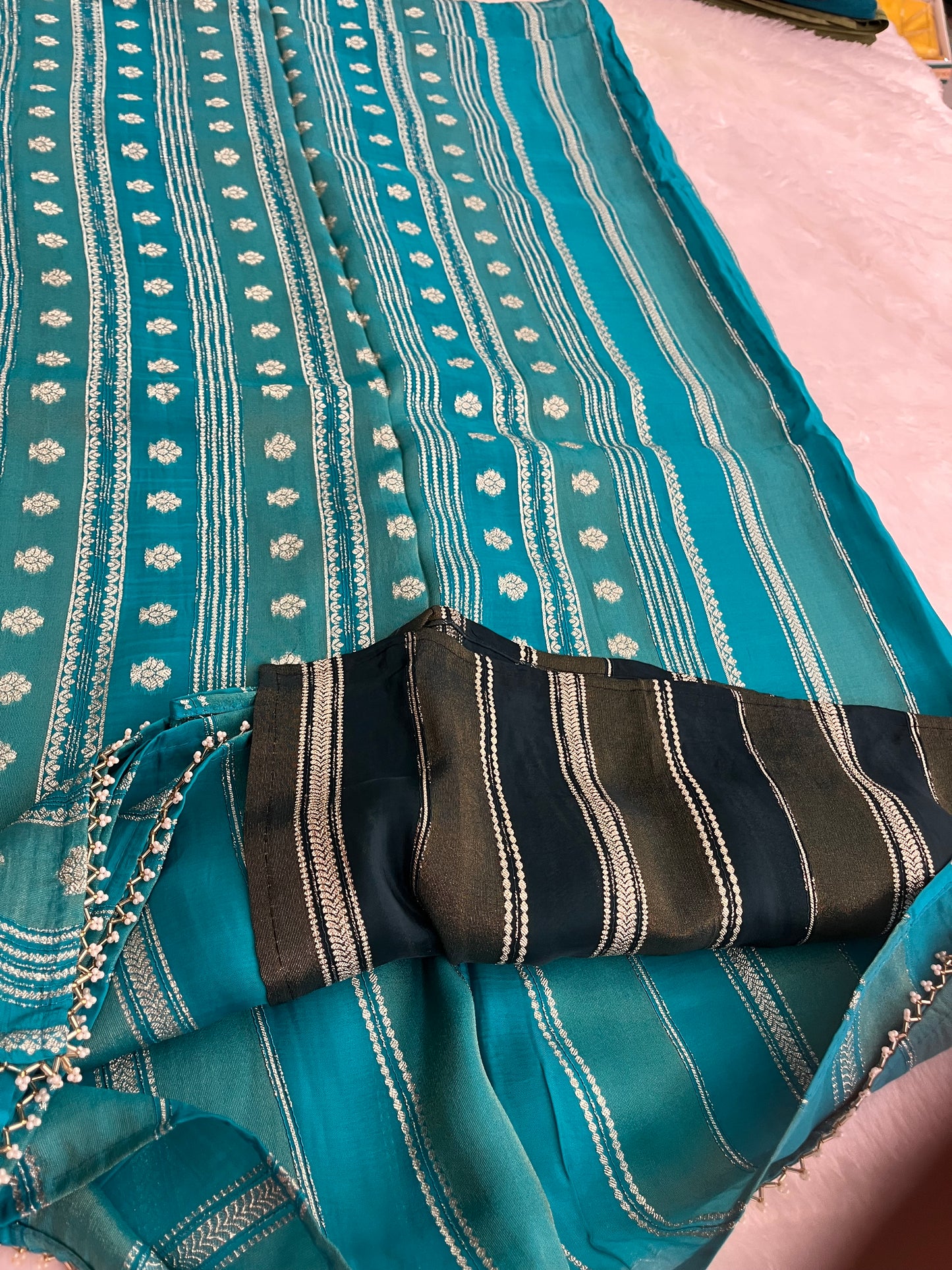 Cut Dana Designer Chinnon Fancy- F16