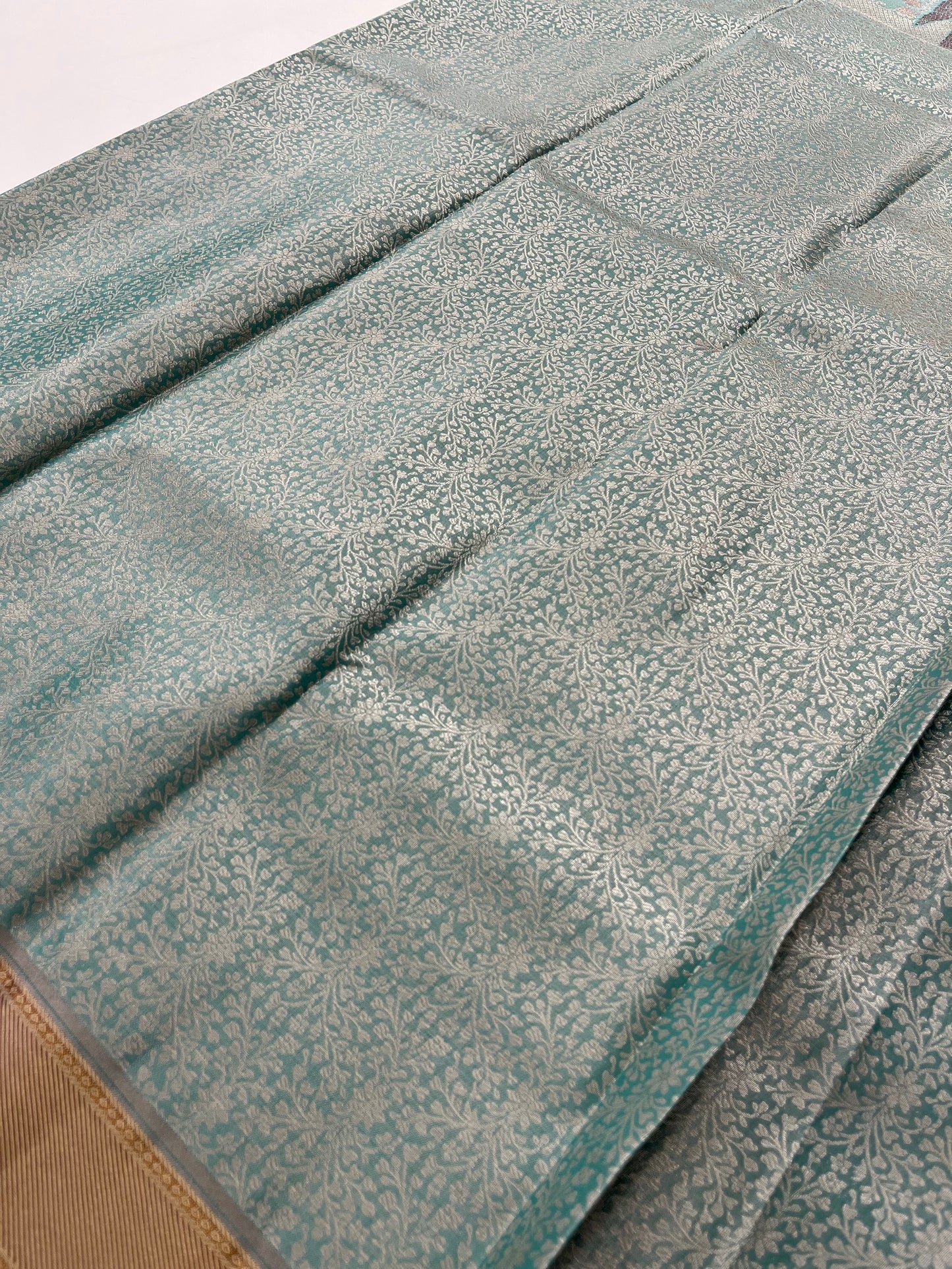 AP8 Tissue semi silk