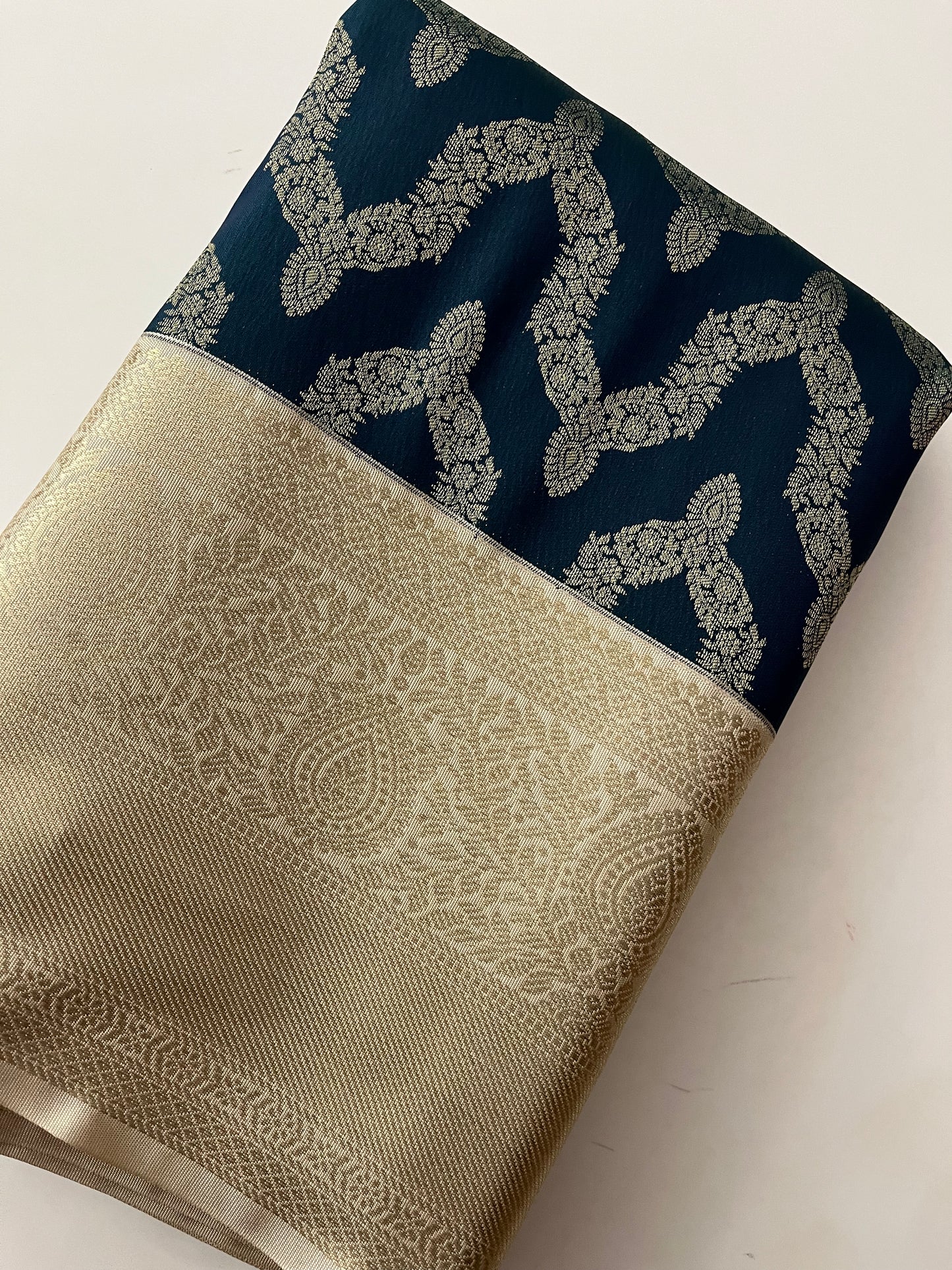 Ju11 Semi Silk