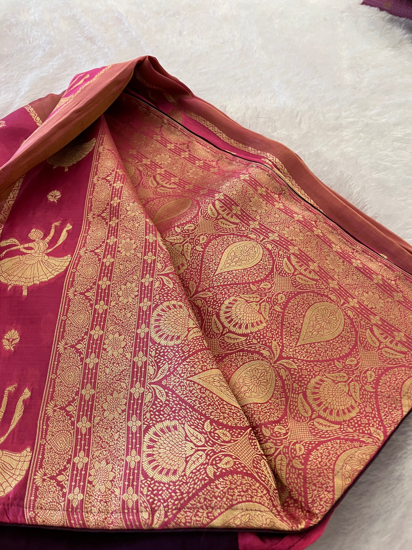 Dancing Dola Chinnon silk