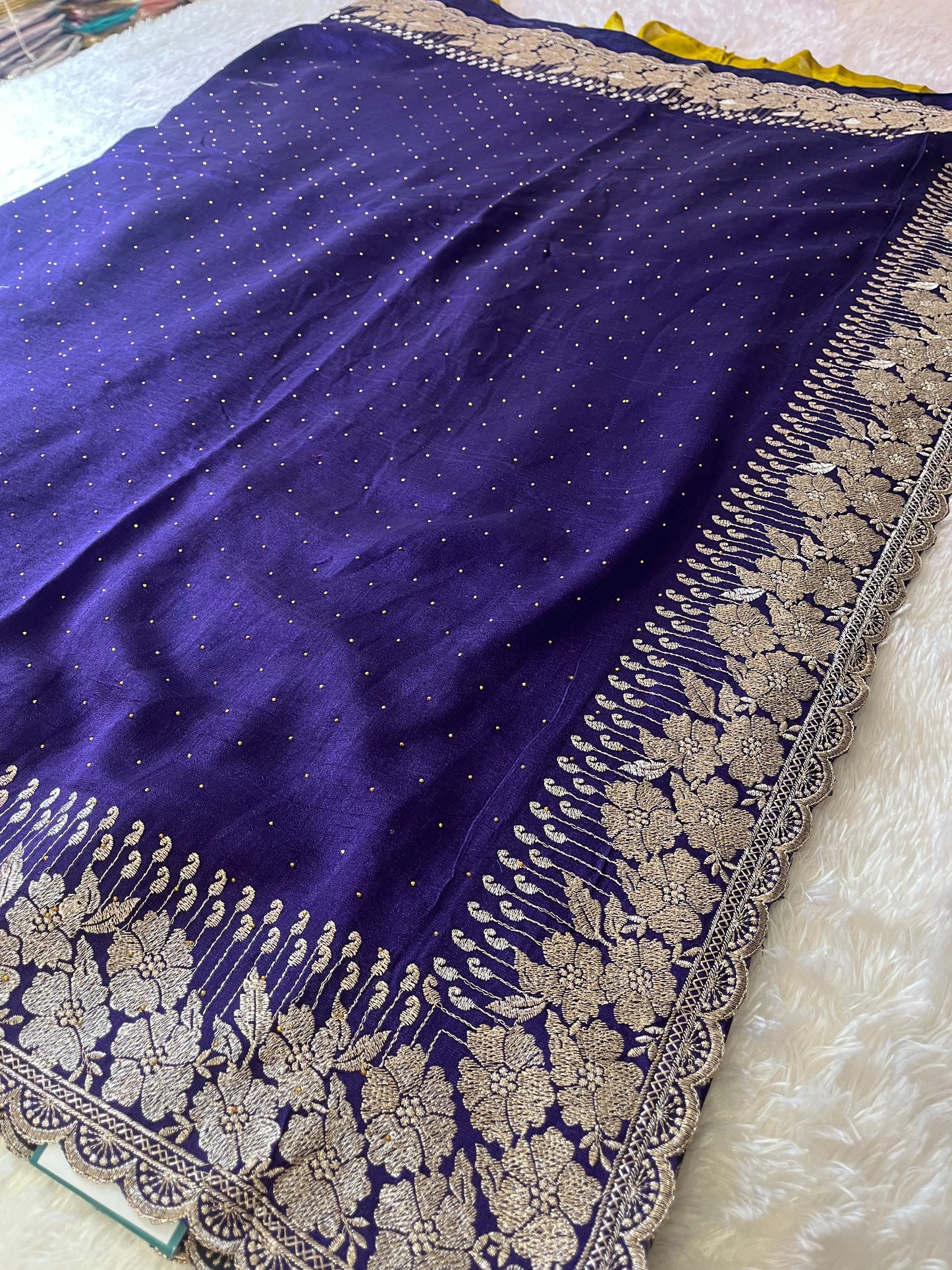 Scallop borde Fancy saree