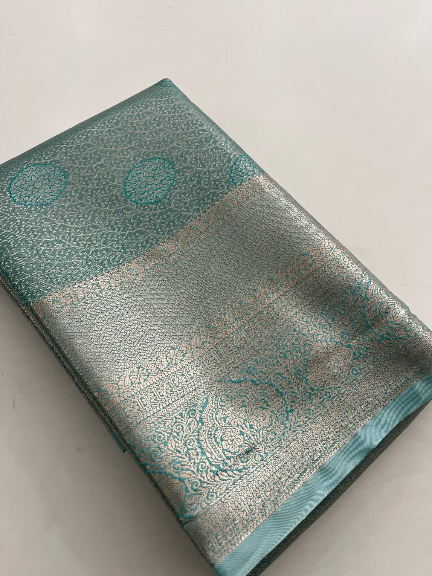 AP8 Tissue semi silk