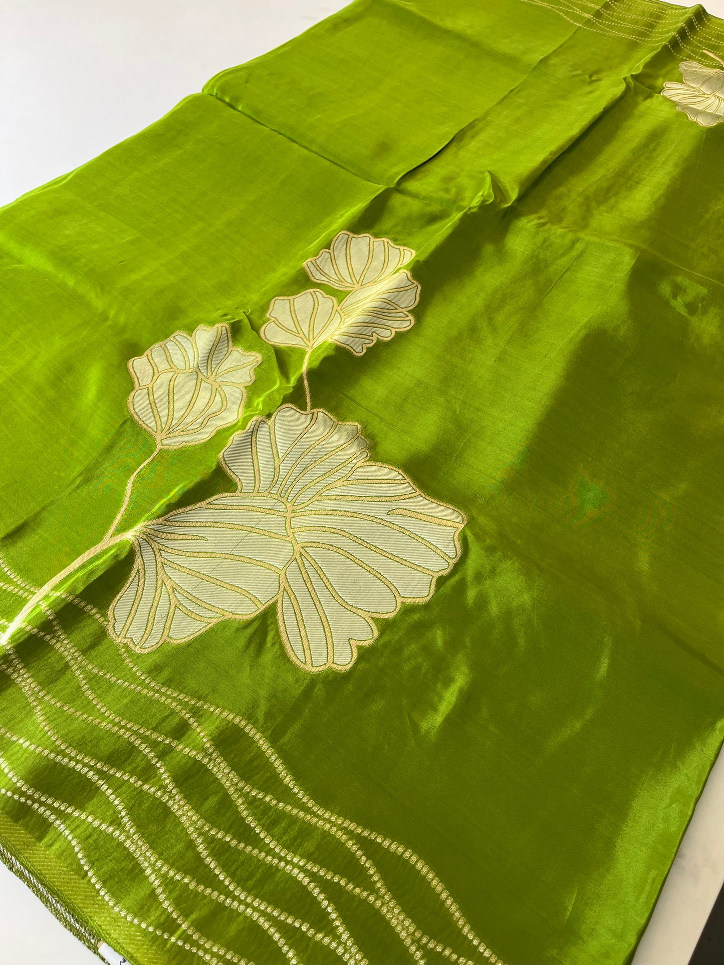 Chinnon Silk Premium Lily Green Red