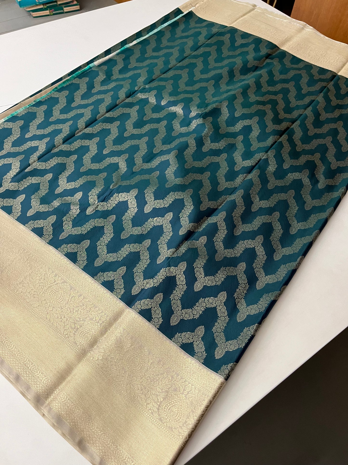 Ju11 Semi Silk