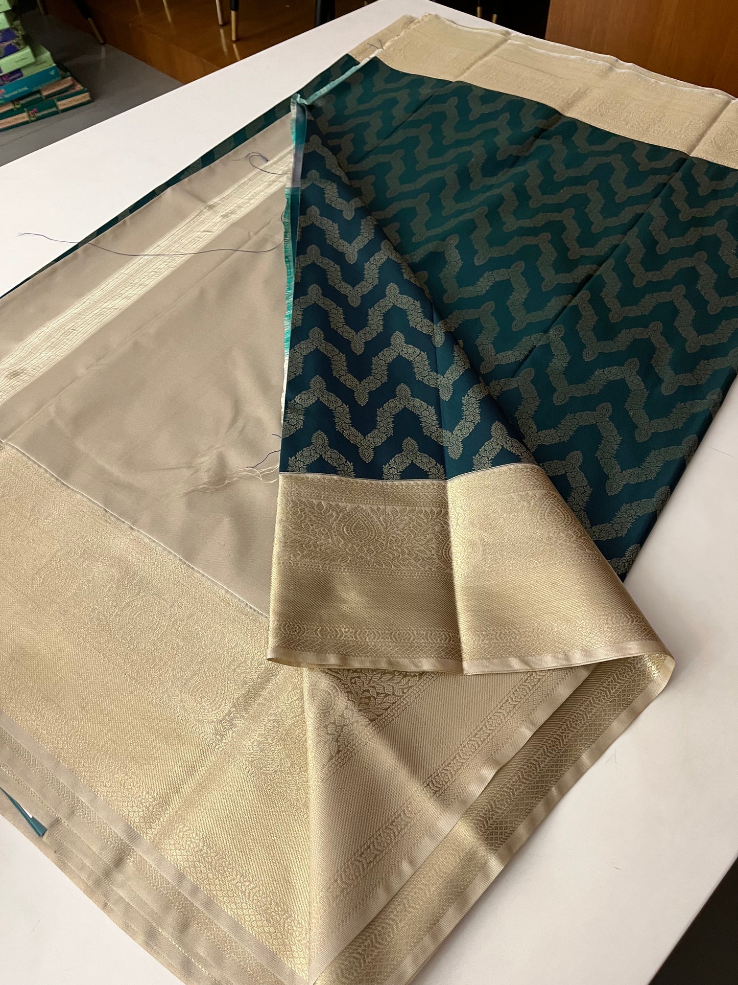 Ju11 Semi Silk