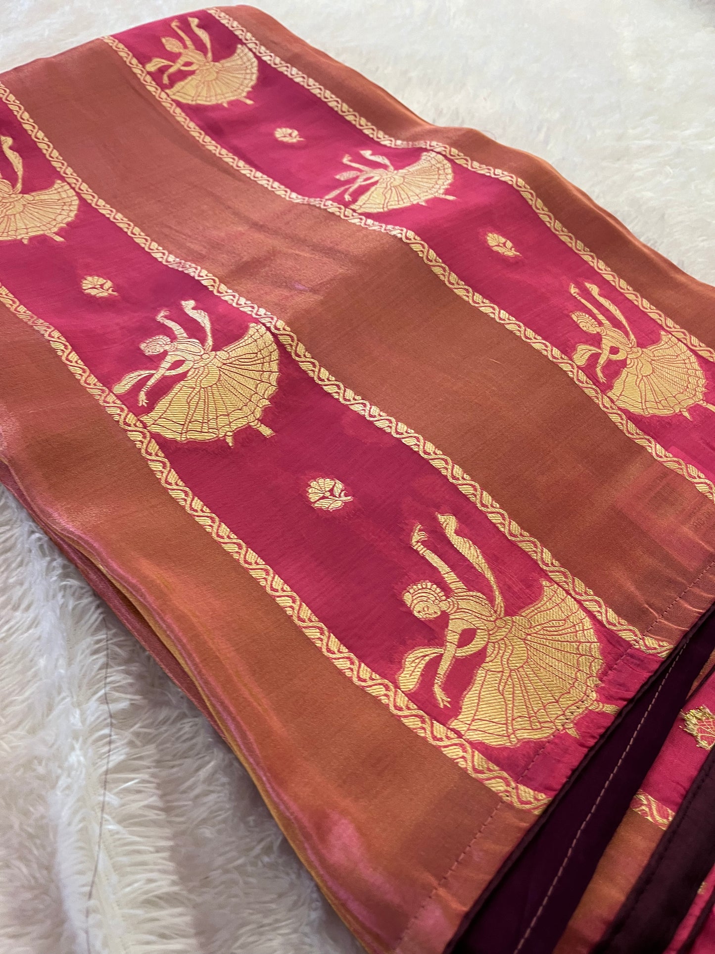 Dancing Dola Chinnon silk