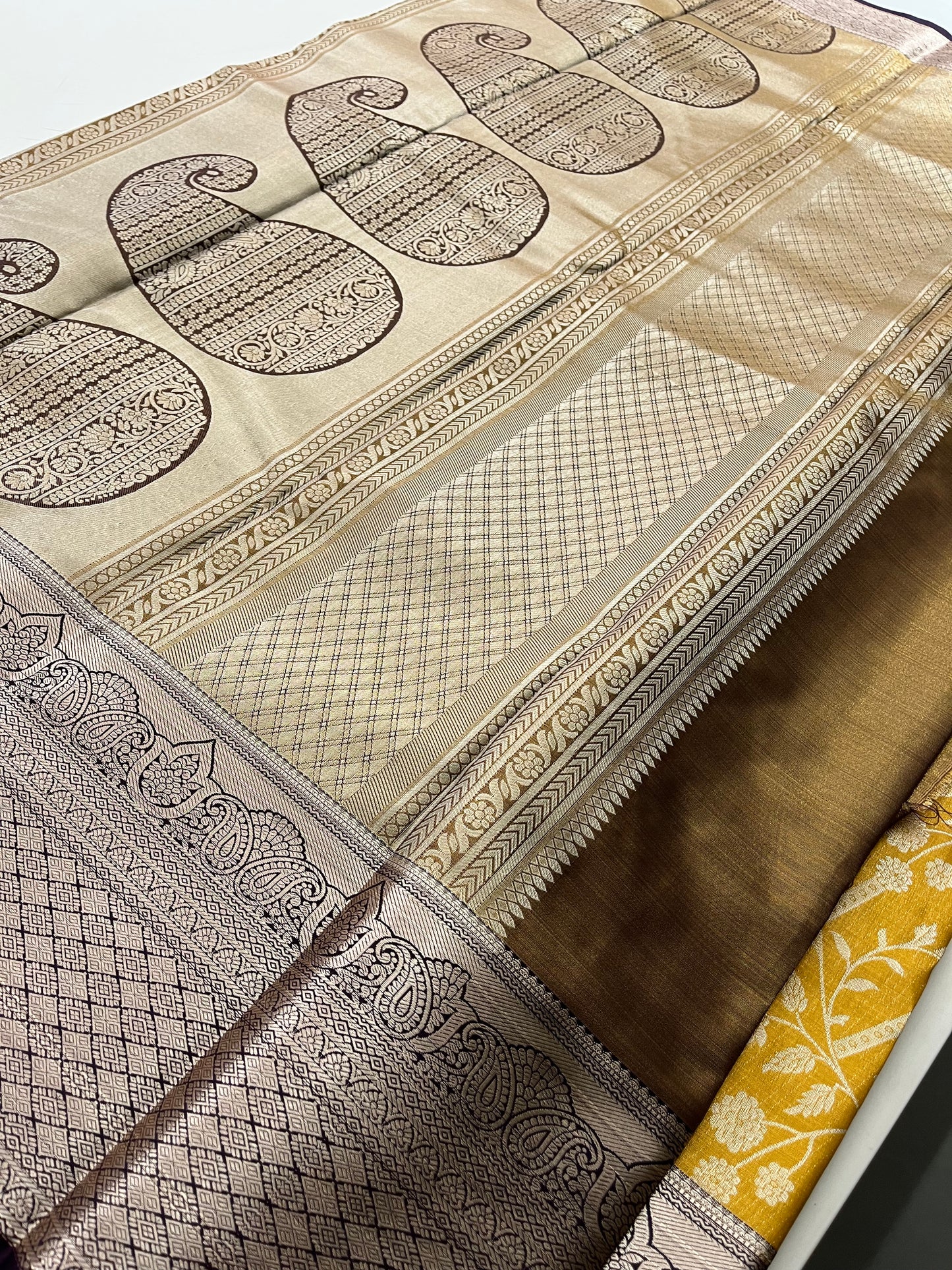 AP8 Tissue semi silk