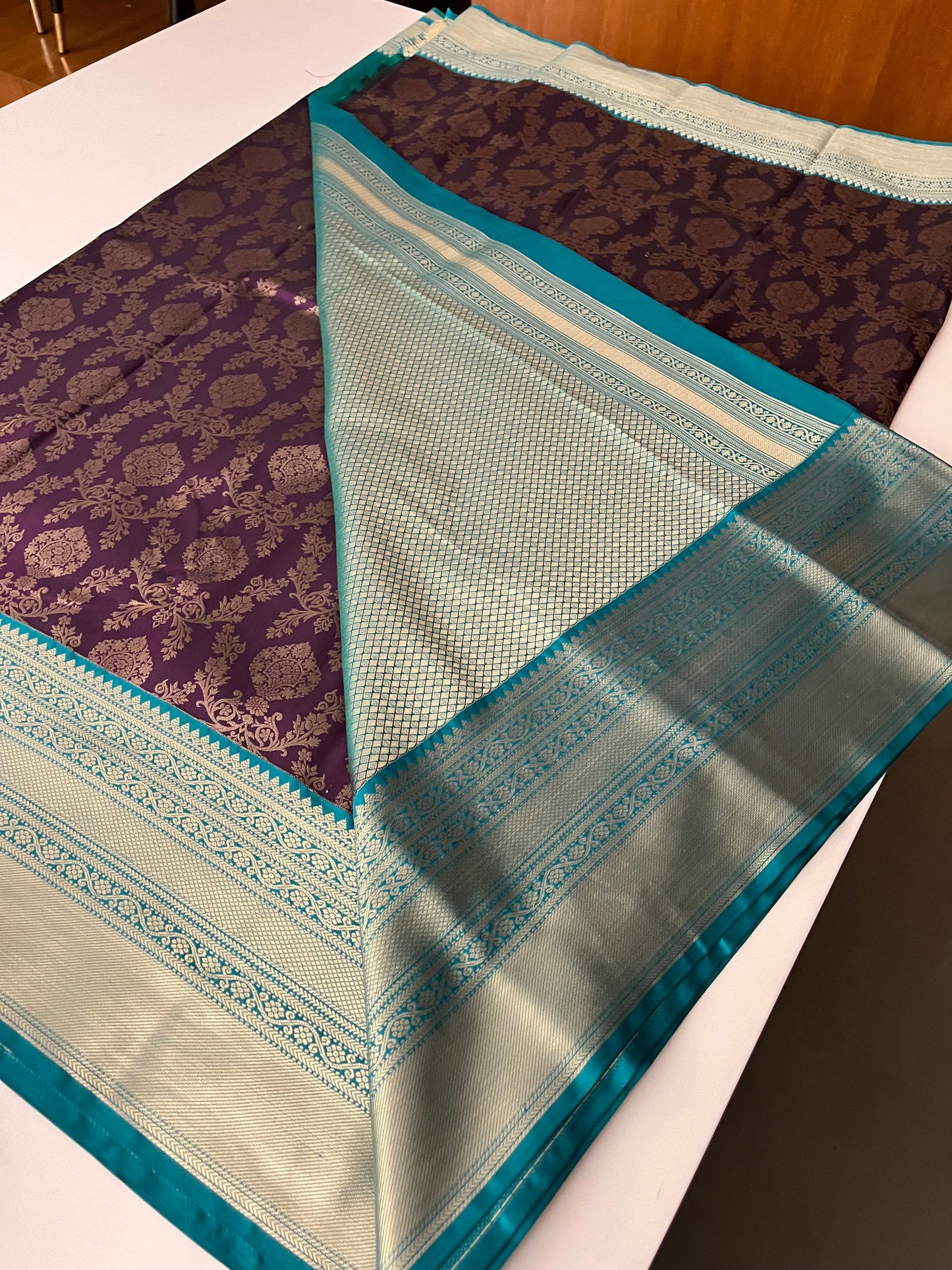 Ju11 Semi Silk
