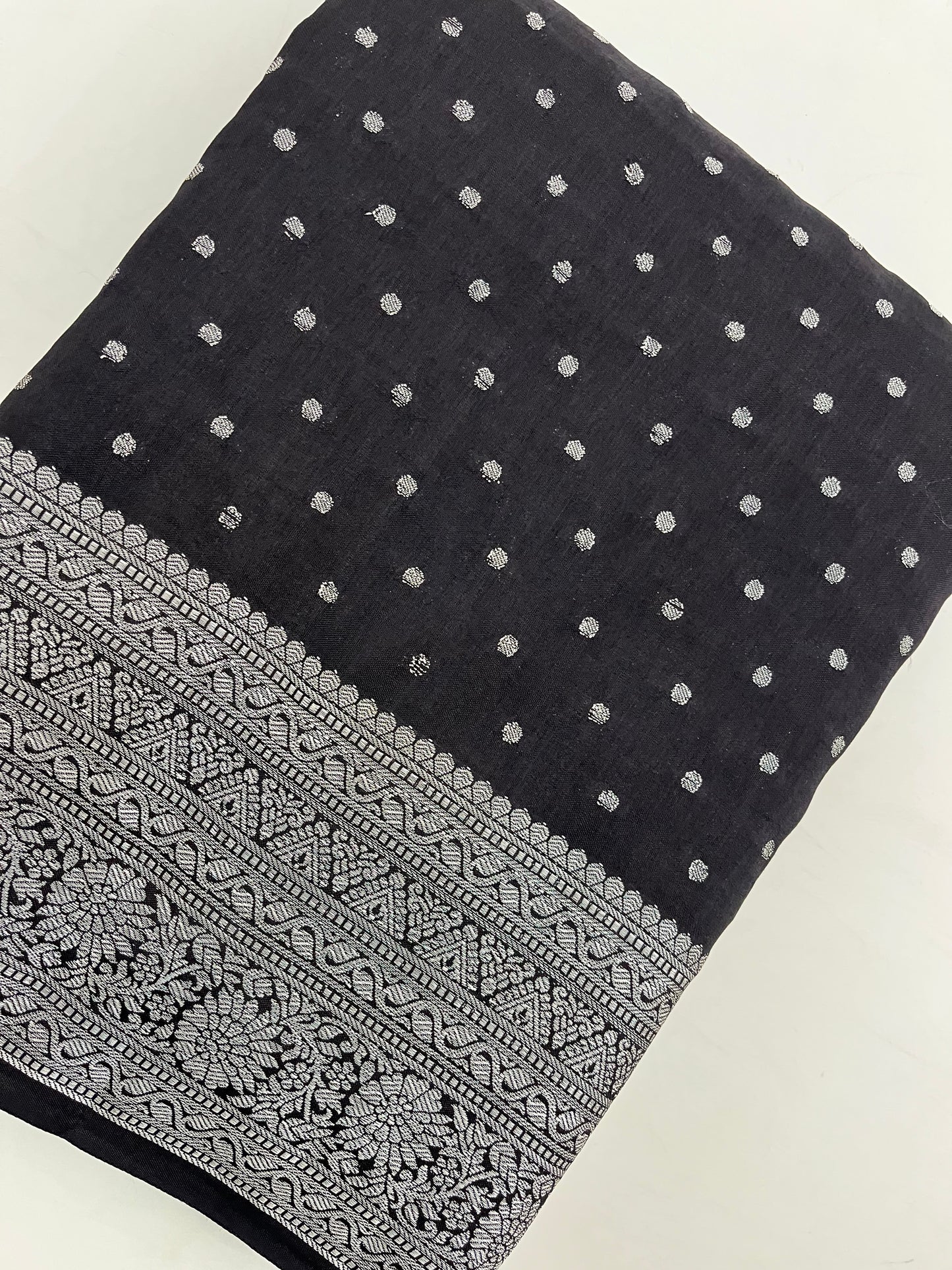 Ju9 Banarasi Crepe Silver