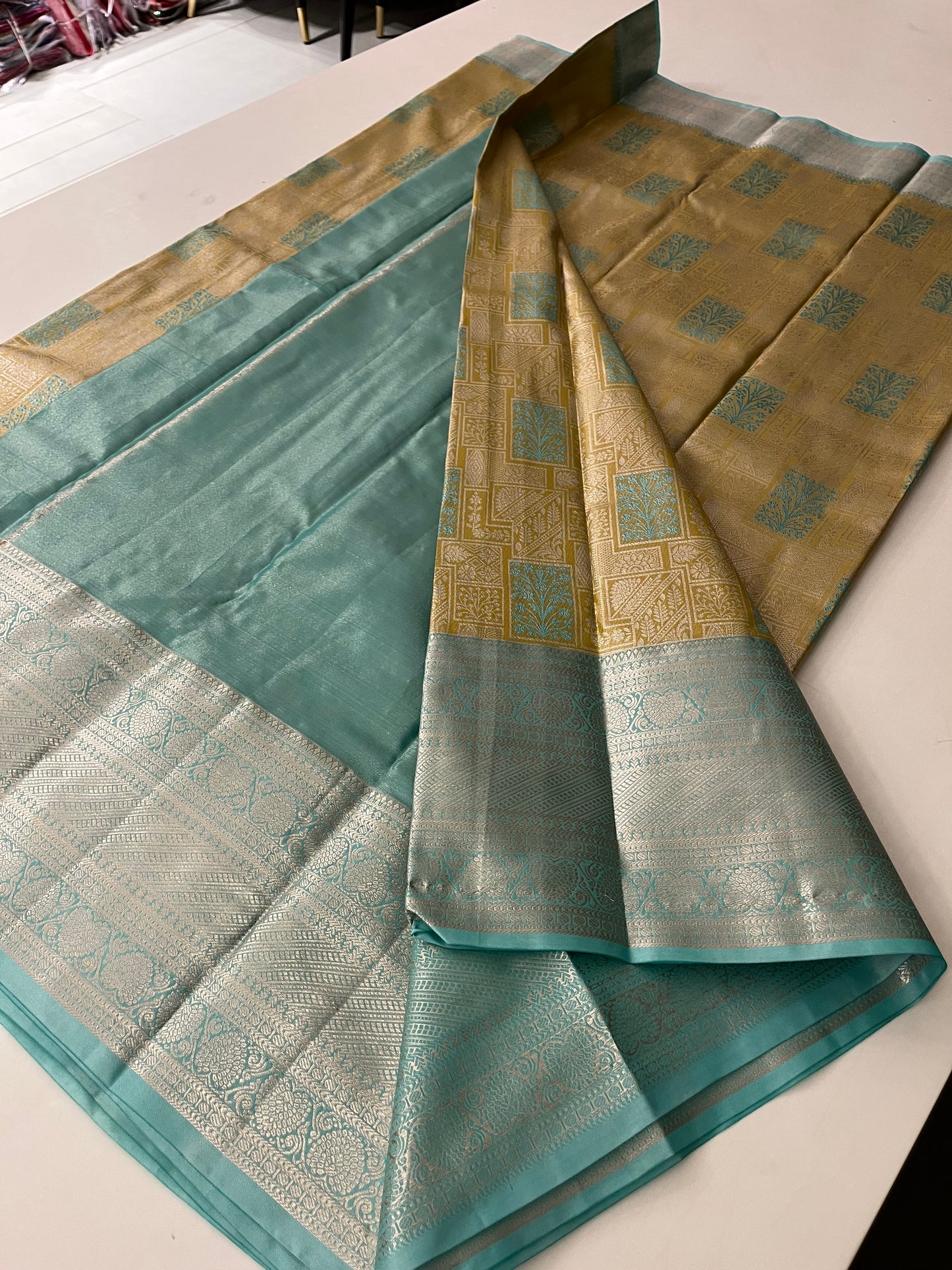 Tissue kanchi semi silk