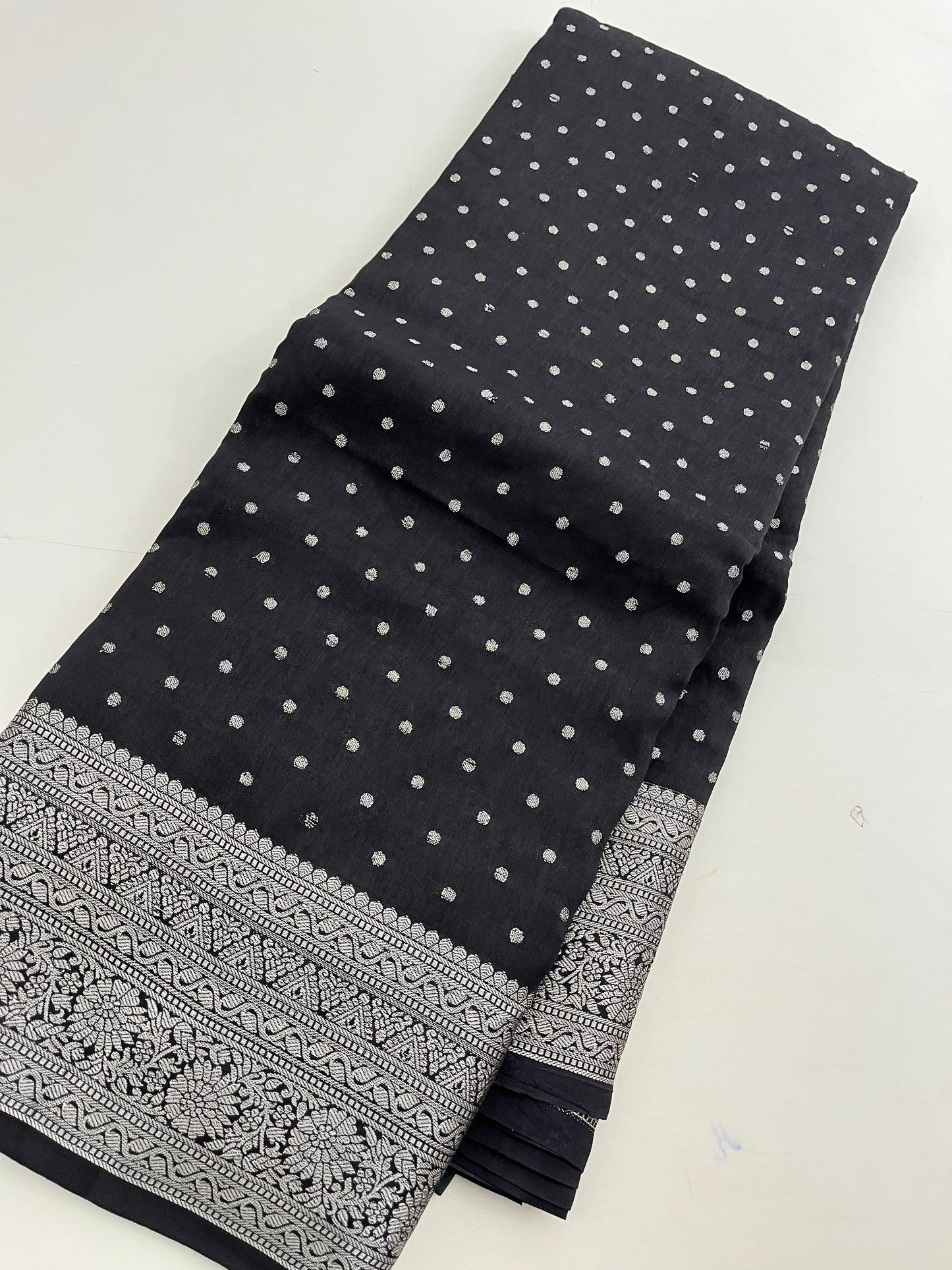 Ju9 Banarasi Crepe Silver