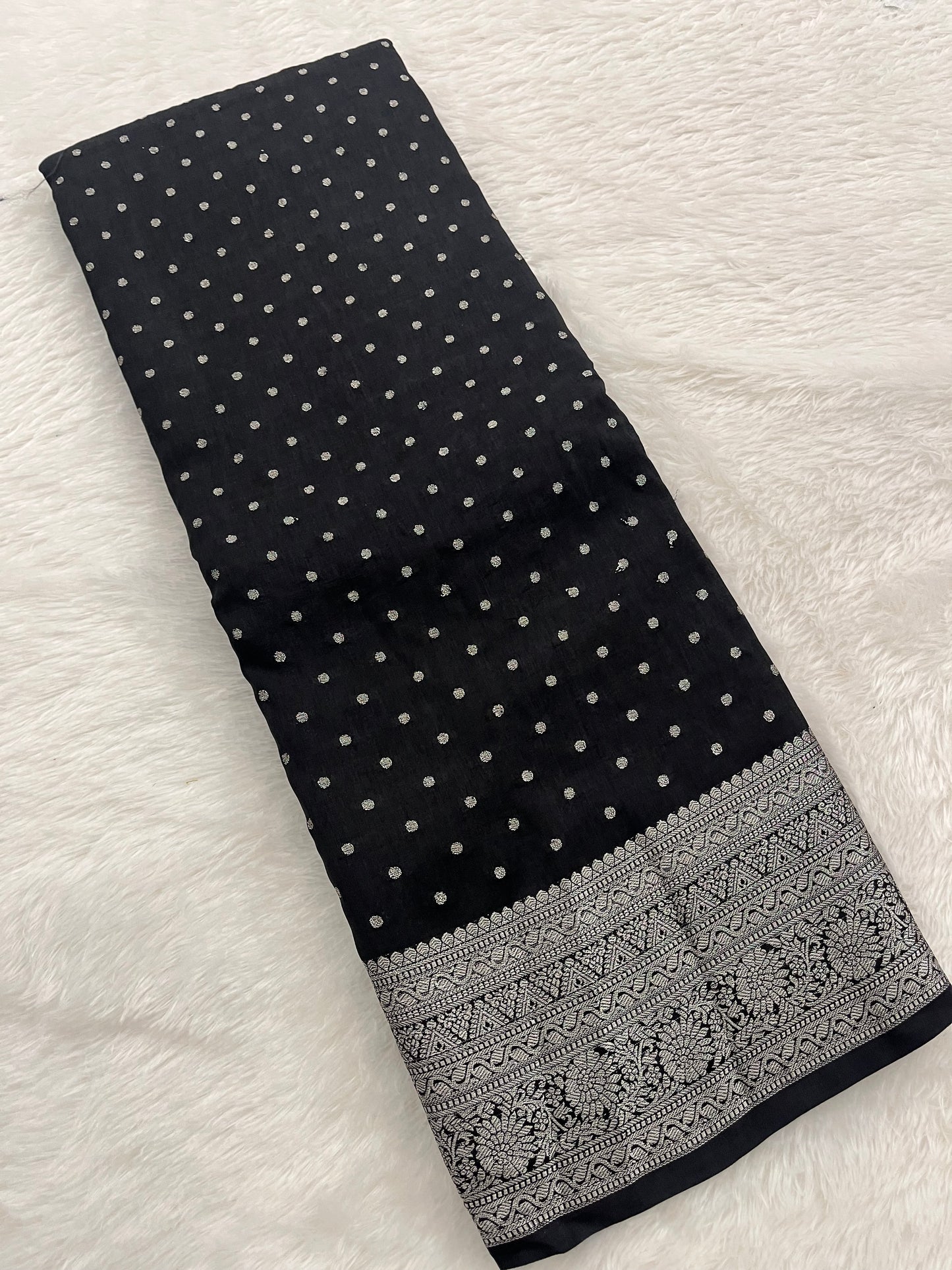 M7 Silver Dots kaddi fancy