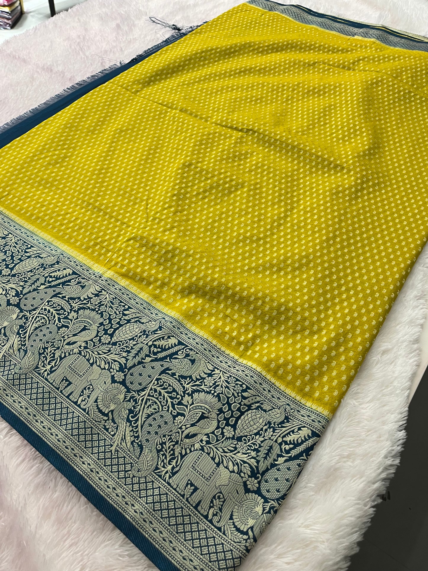 Kaddi Banarsi Small Butties Fancy