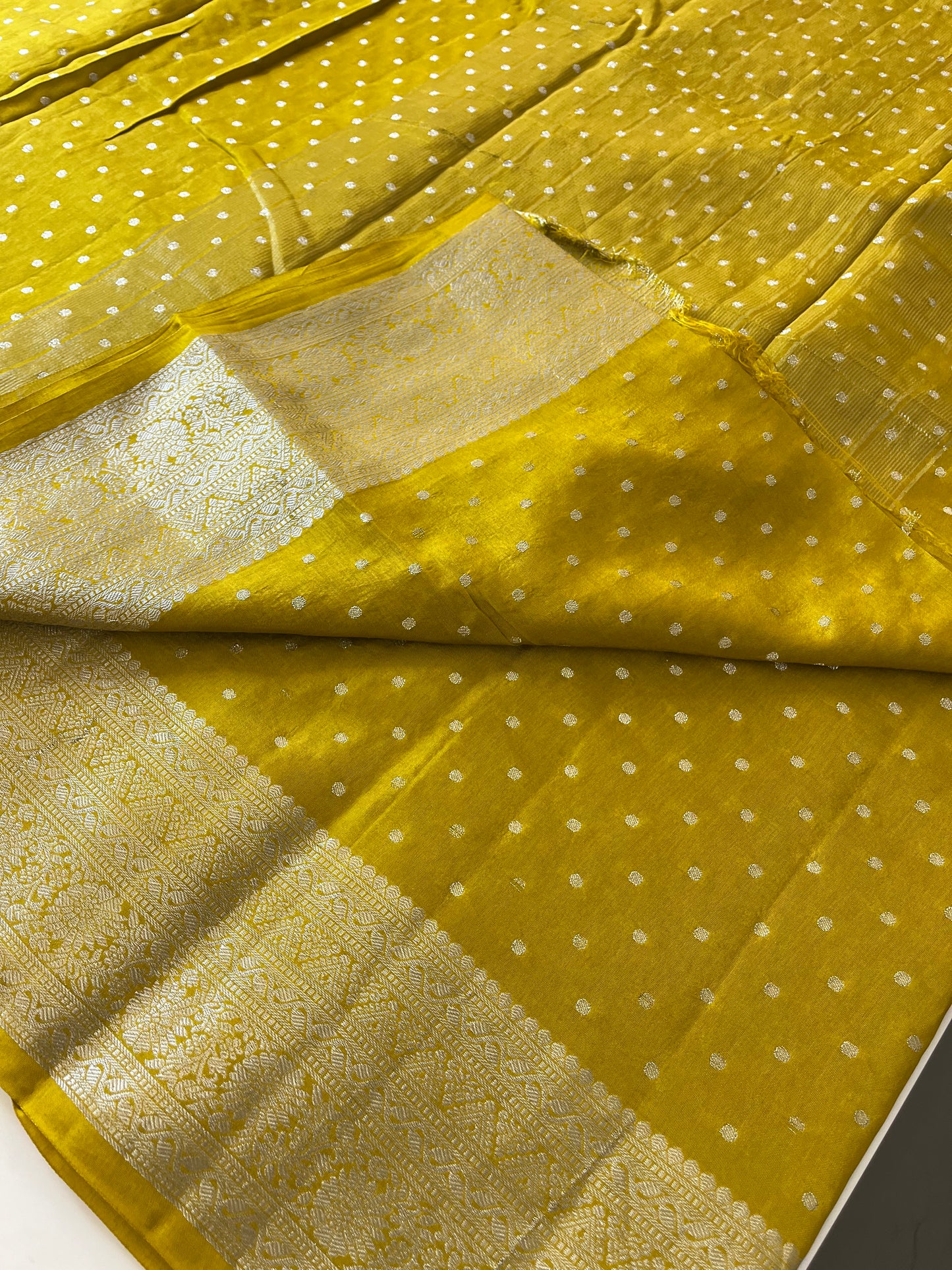 Silver Butties Banarasi Viscose