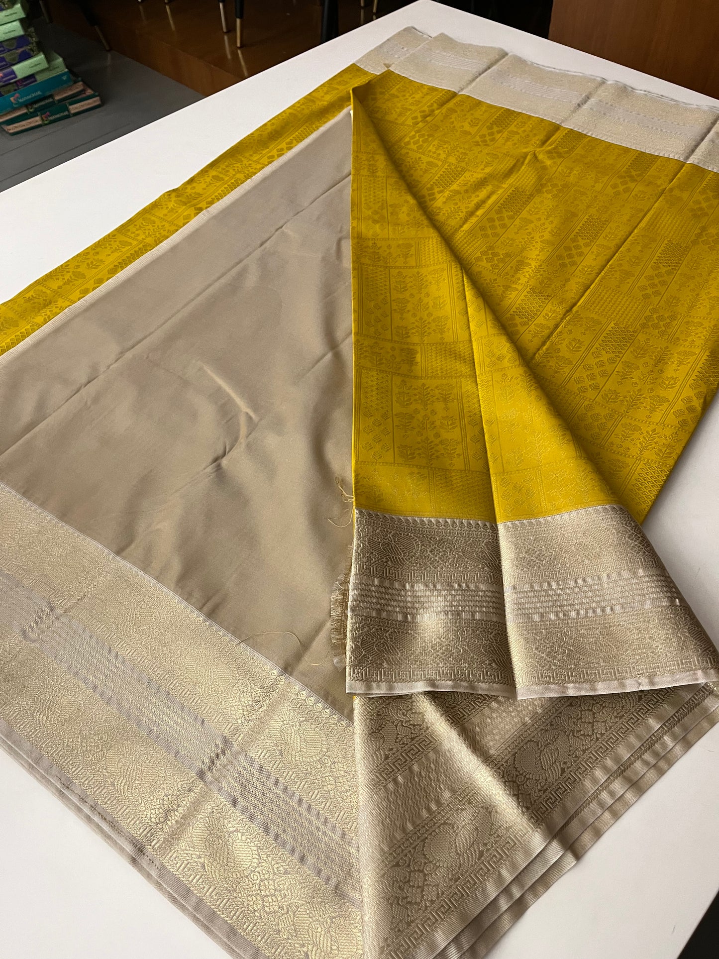 Ju11 Semi Silk