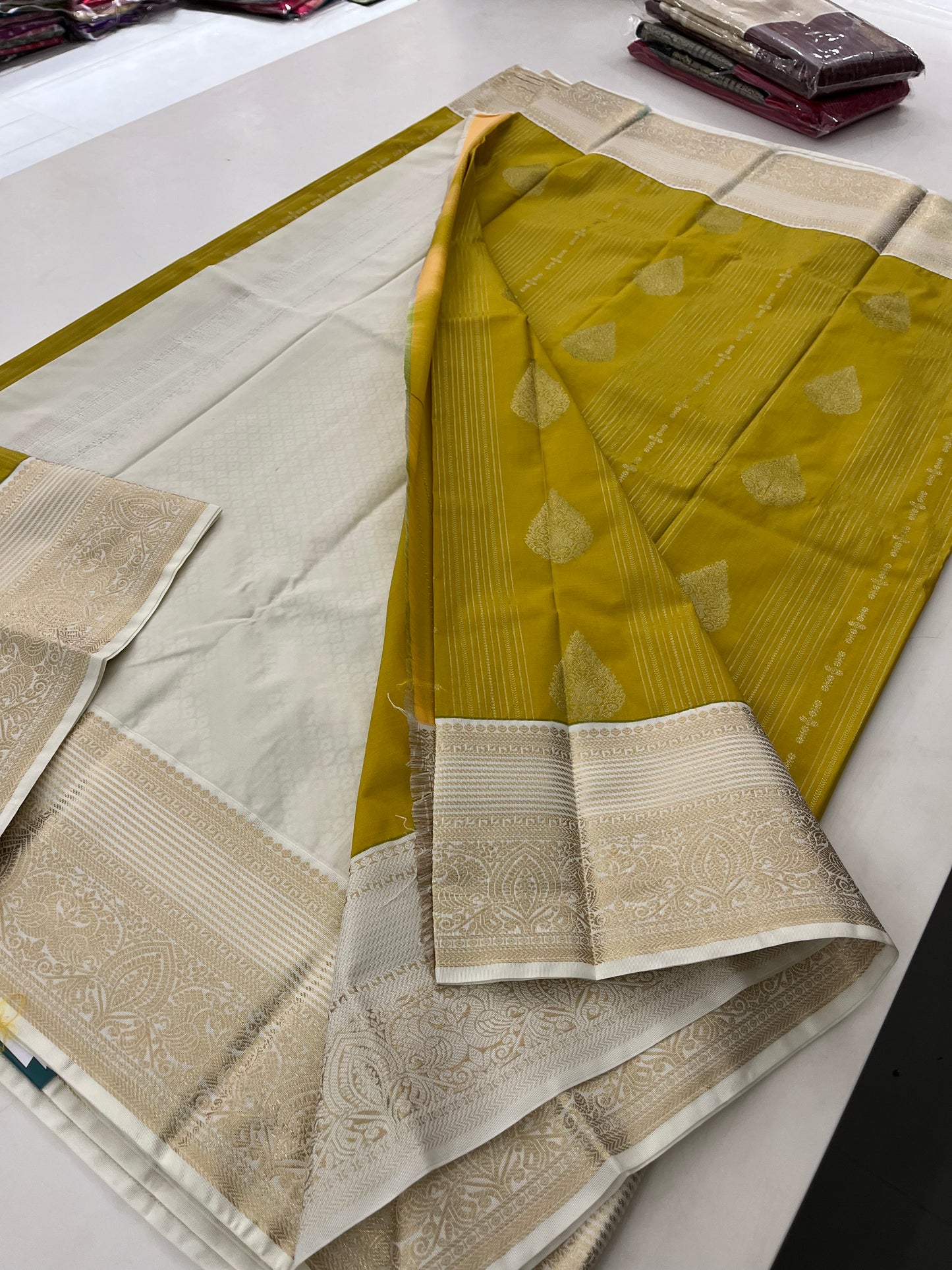 Ju9 Semi Silk