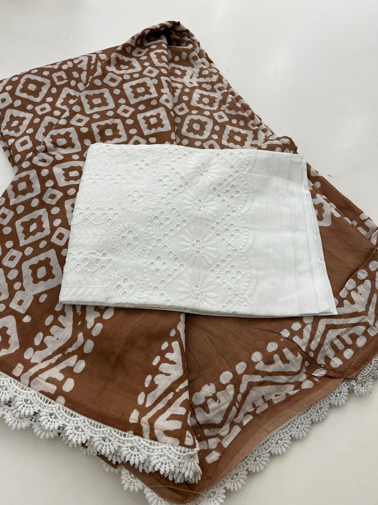 Fancy Soft Cotton Saree With Extra White chikankari Blouse