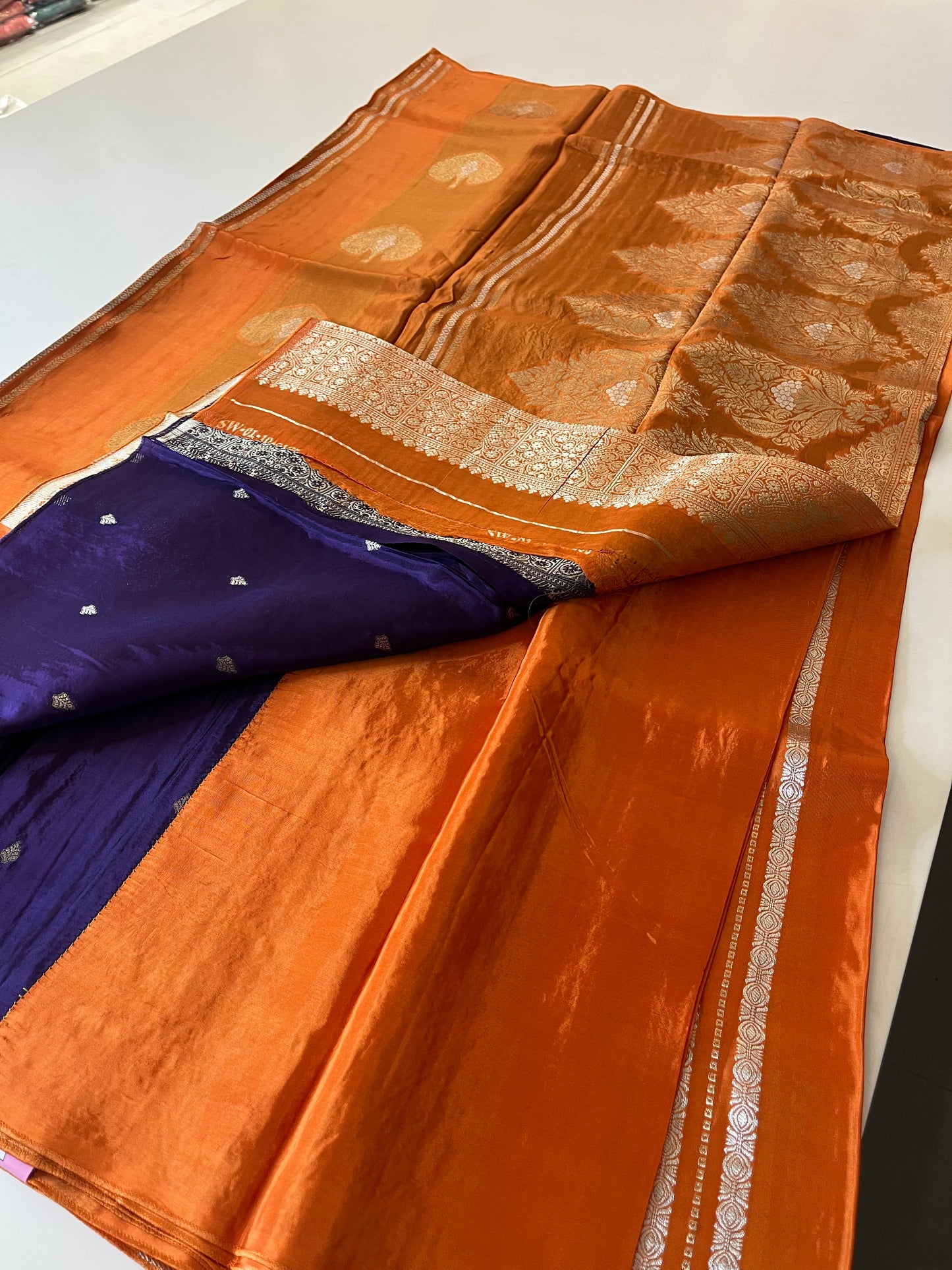 Fancy Chinnon Borderless