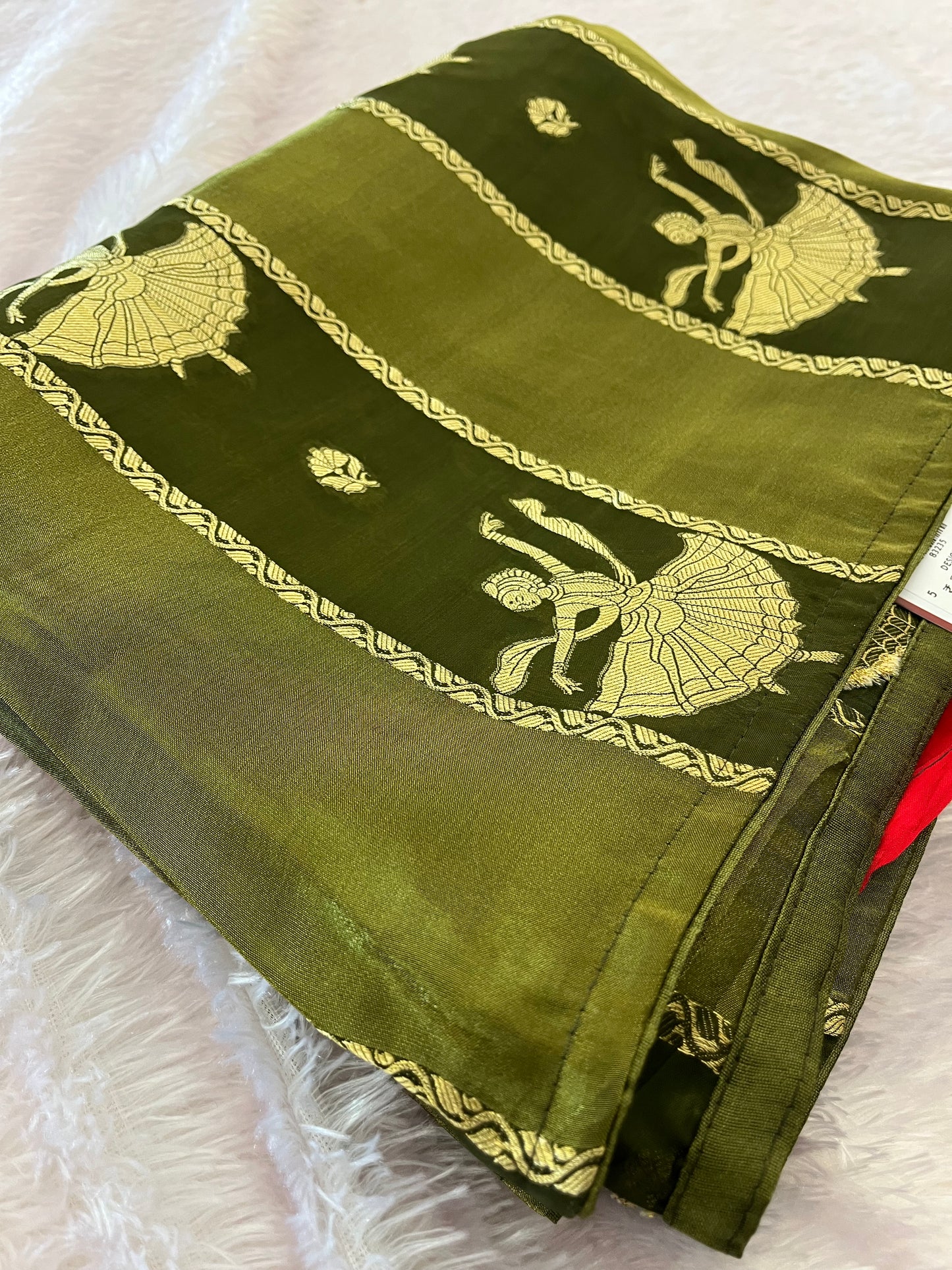 Dancing Dola Chinnon silk