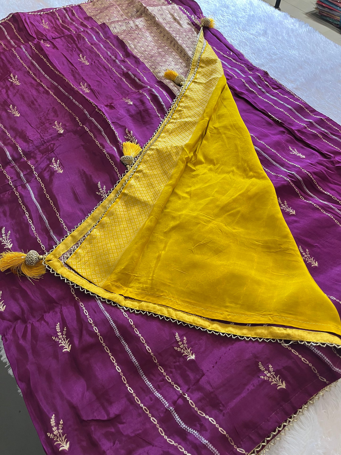 Designer Chinnon Silk CutDana Border