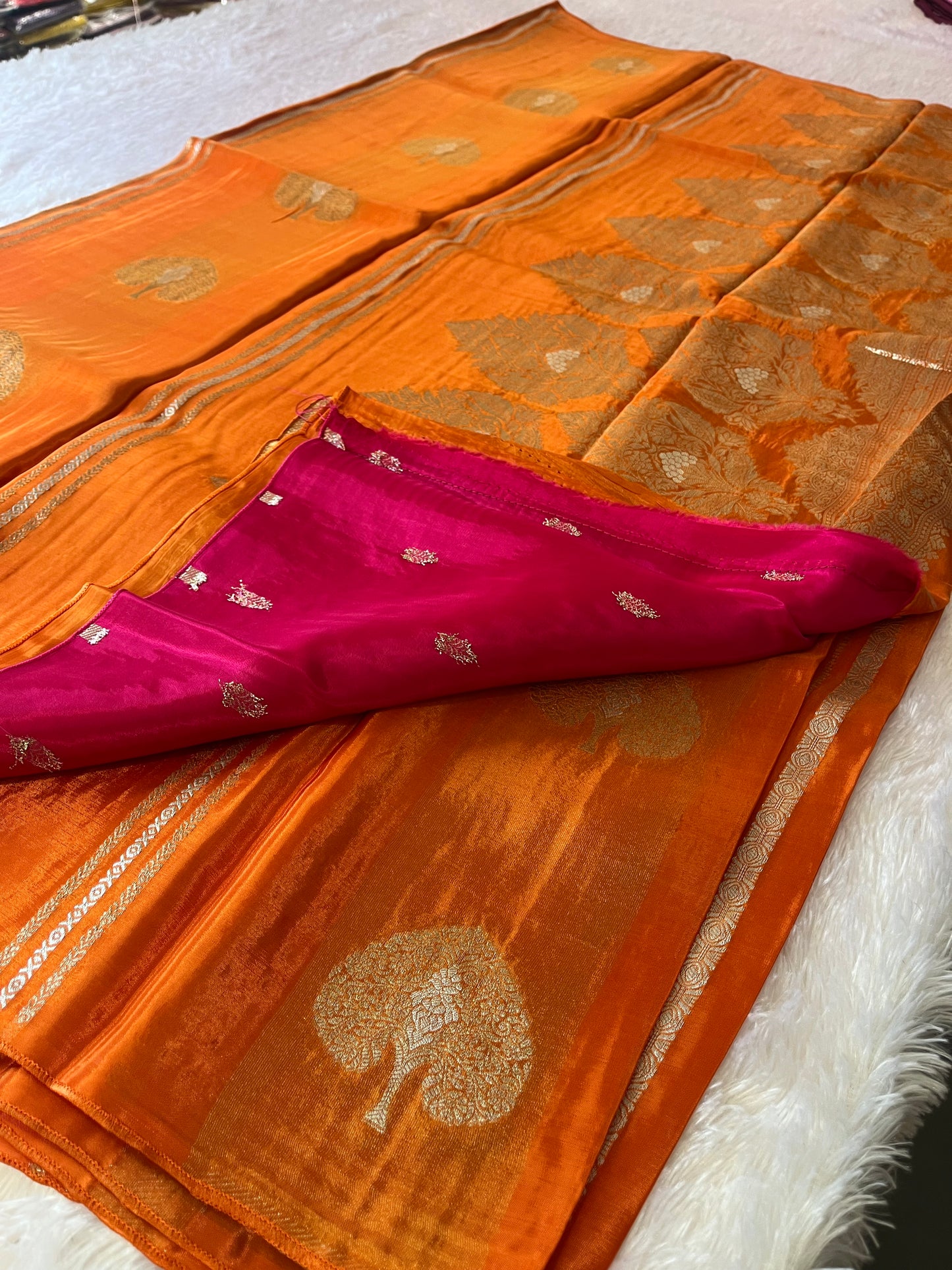 Fancy Chinnon Borderless