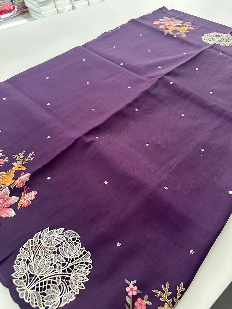ButterSilk Tussar Sarees are back in stock🌹
Comes with aari work and scallop style borders and cutwork buttas🌹-JU18