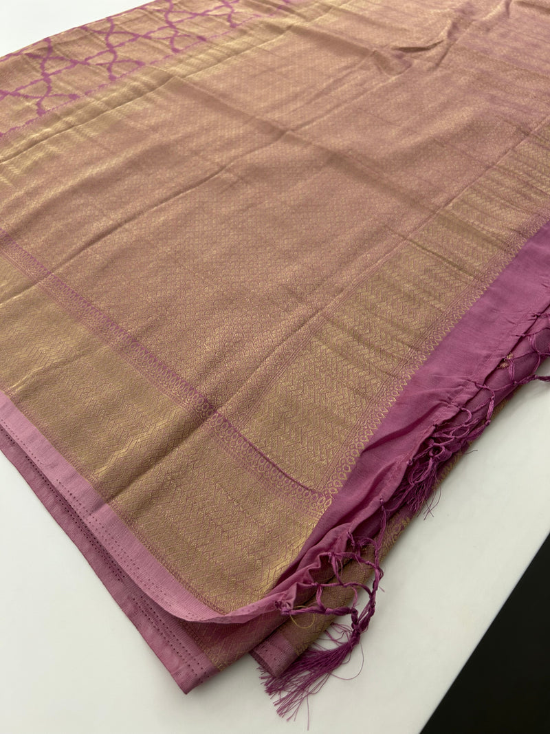 Rich Fancy Georgette Viscose Saree in Pastels and a Dark Shade♥️
Comes with Brocade buttas and butti self blouse ♥️ JU21