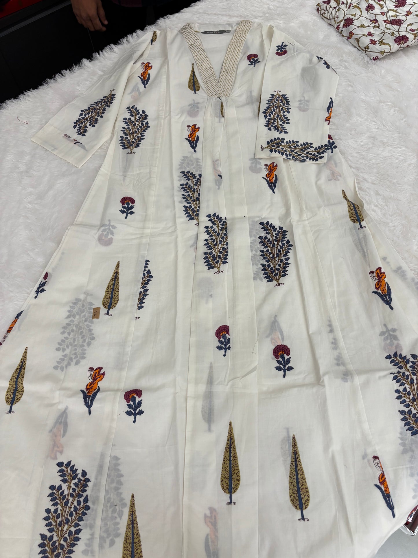 White Floral Anarkali Kurti With Plaazo