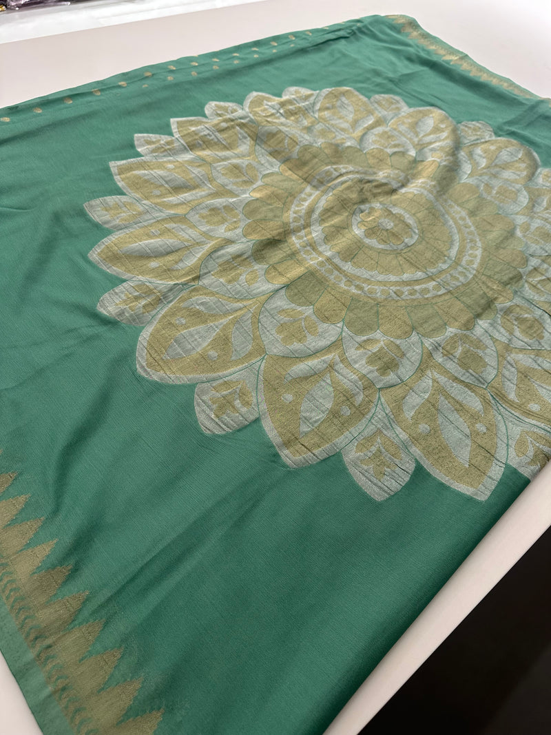 🌹Beautiful Soft Georgette Sarees,, Centric Weaving Big Floral Buttas all over,, self blouse with butties 🌹 JU27