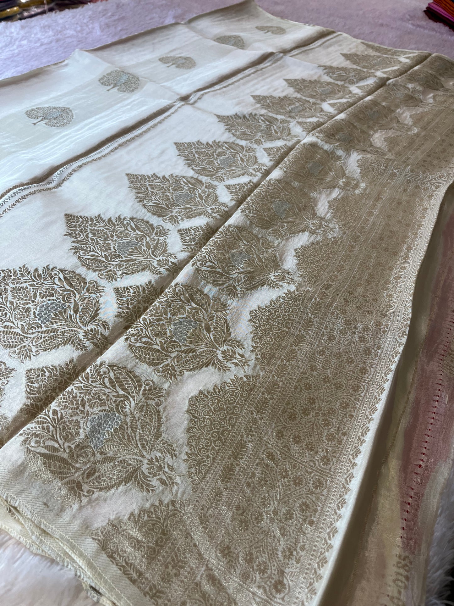 Fancy Chinnon Borderless