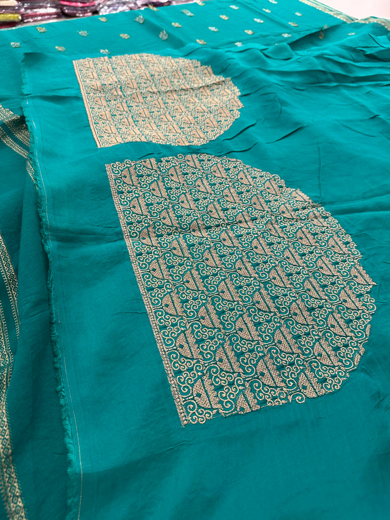 Varmahalaxmi Collections in Kanchi Pattu 🌹
-AU15