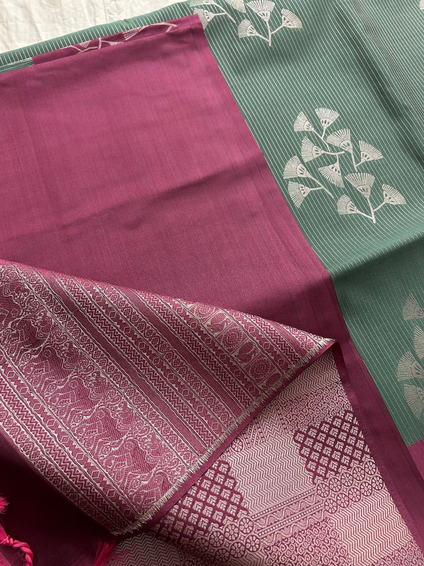 Ananta semi silk saree-light grey X magenta