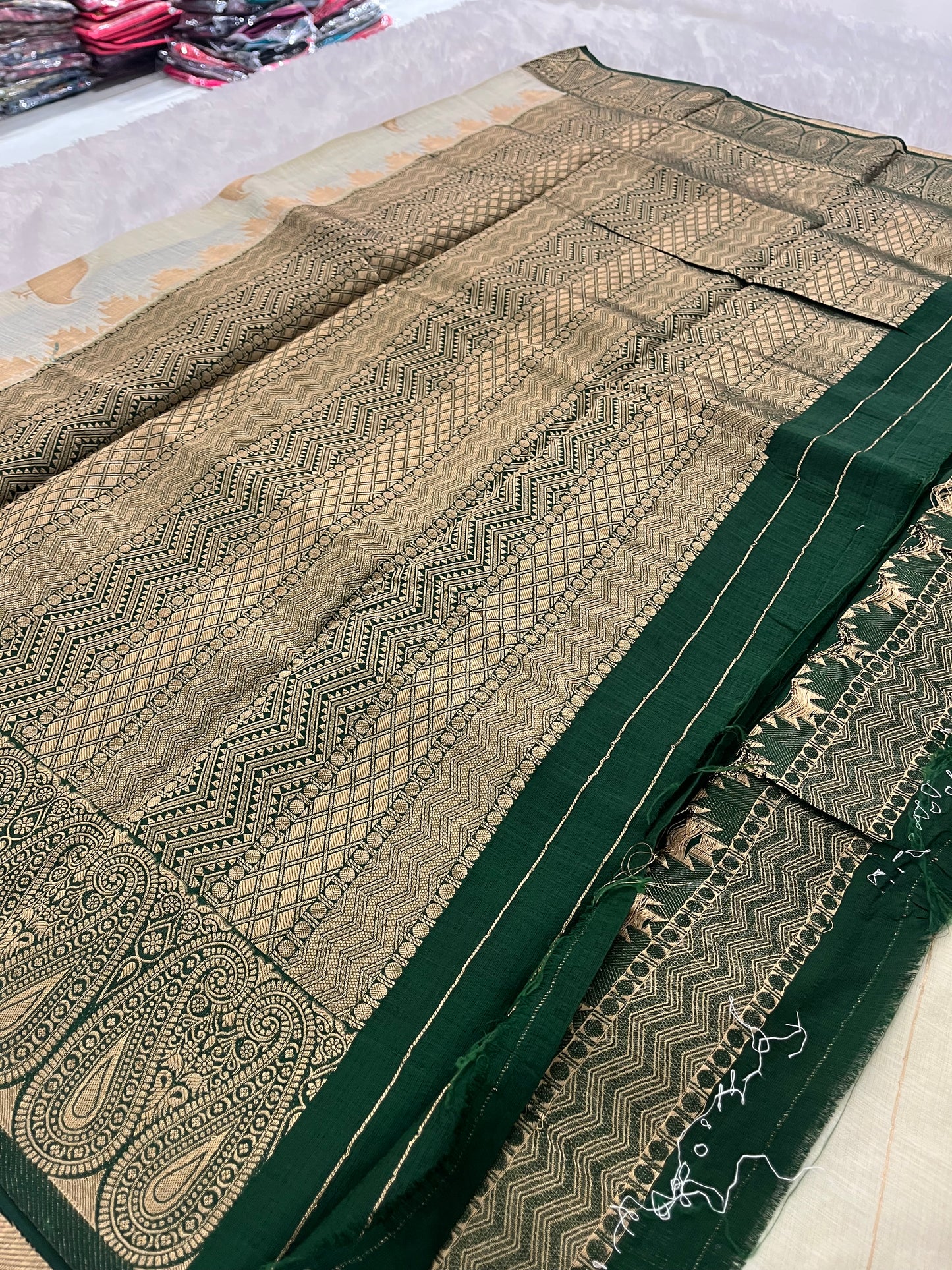 Crape Sparrow Buttas Fancy -F8