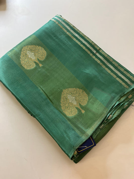 Fancy Chinnon Borderless