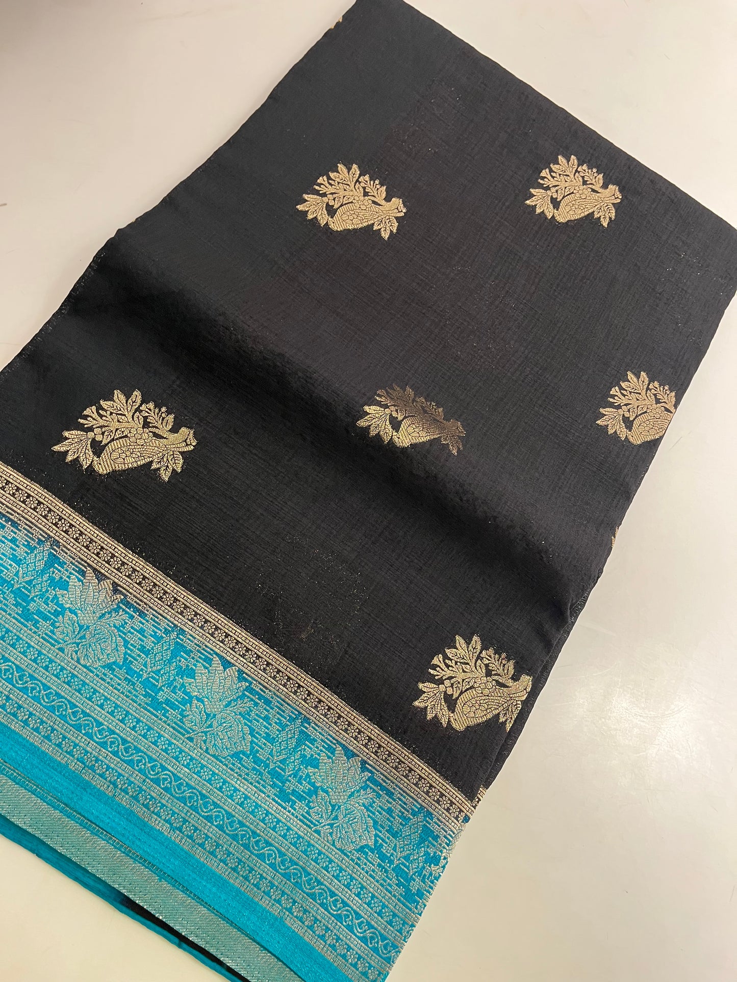 Jun23 Linen Fancy