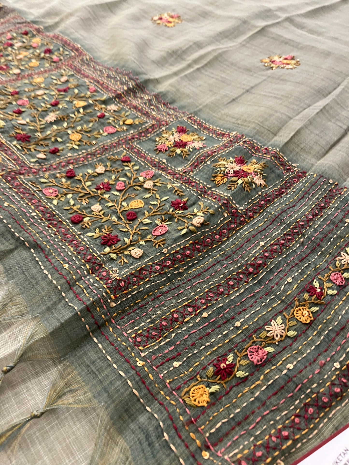 Linen Embroidery Fancy