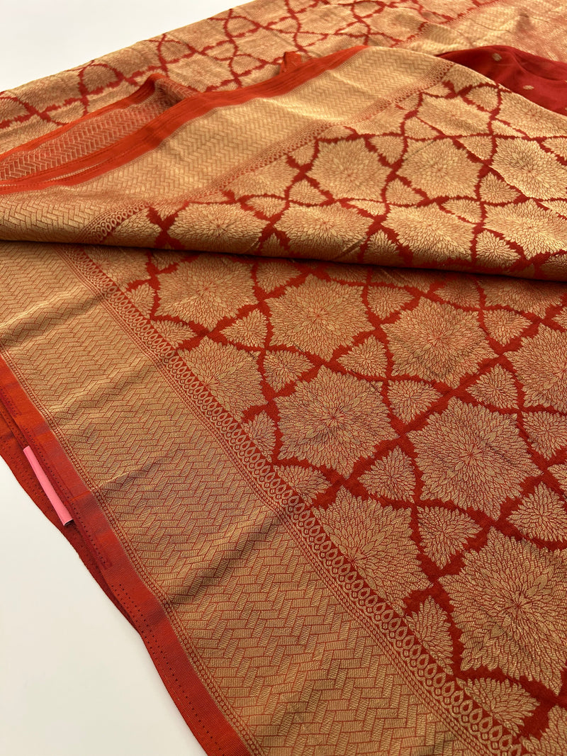 Rich Fancy Georgette Viscose Saree in Pastels and a Dark Shade♥️
Comes with Brocade buttas and butti self blouse ♥️ JU21