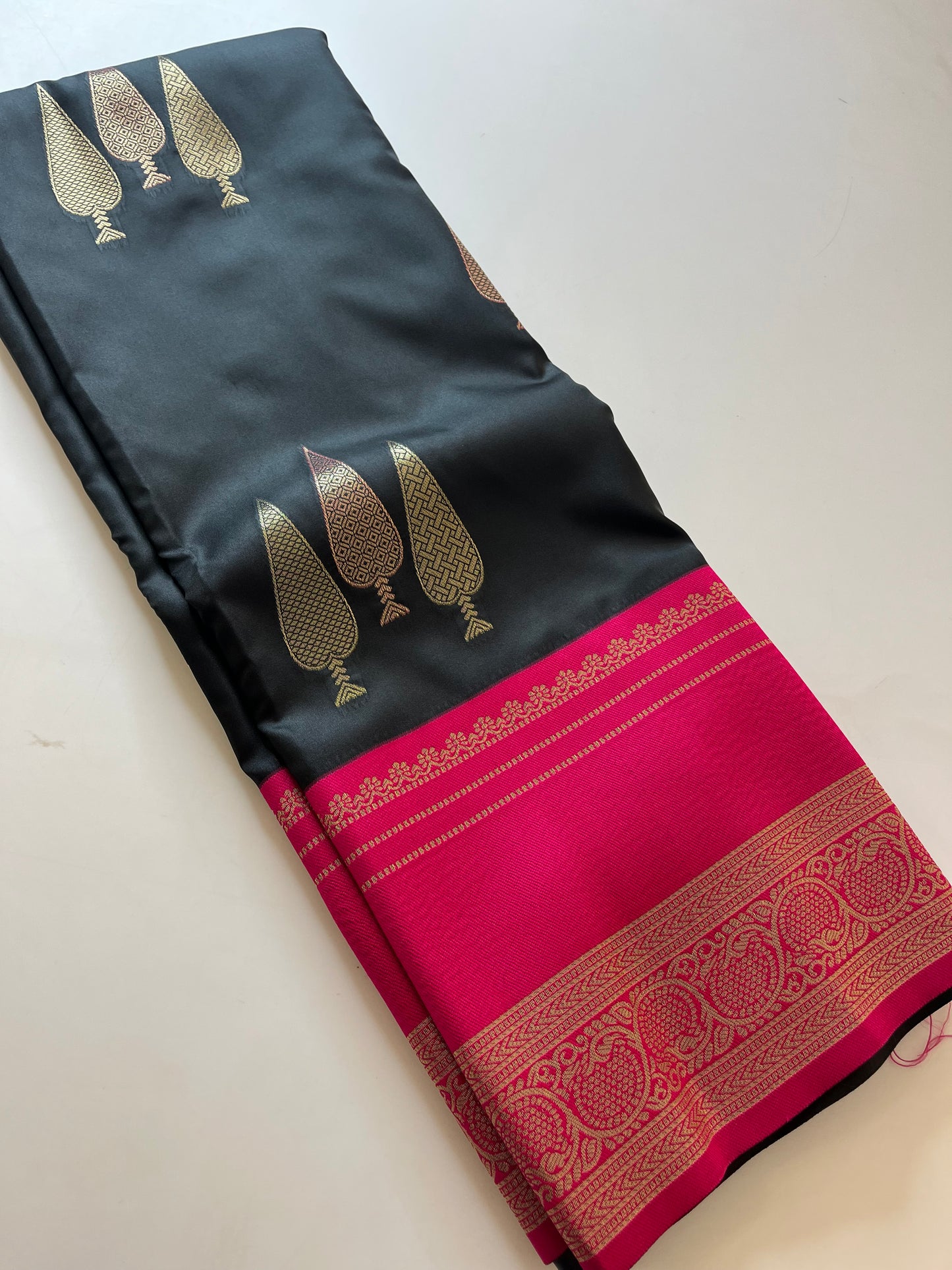 Valkalam Silk