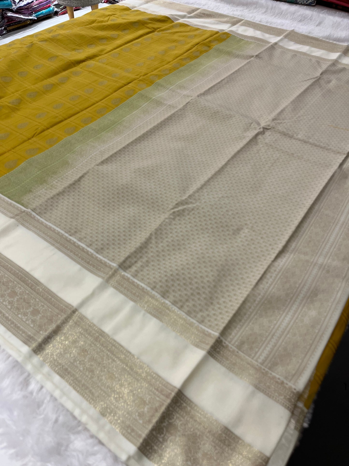 Kanchi  Semi Silk F4