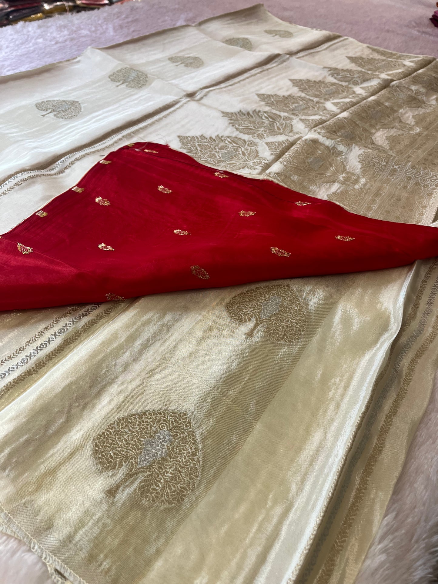 Fancy Chinnon Borderless