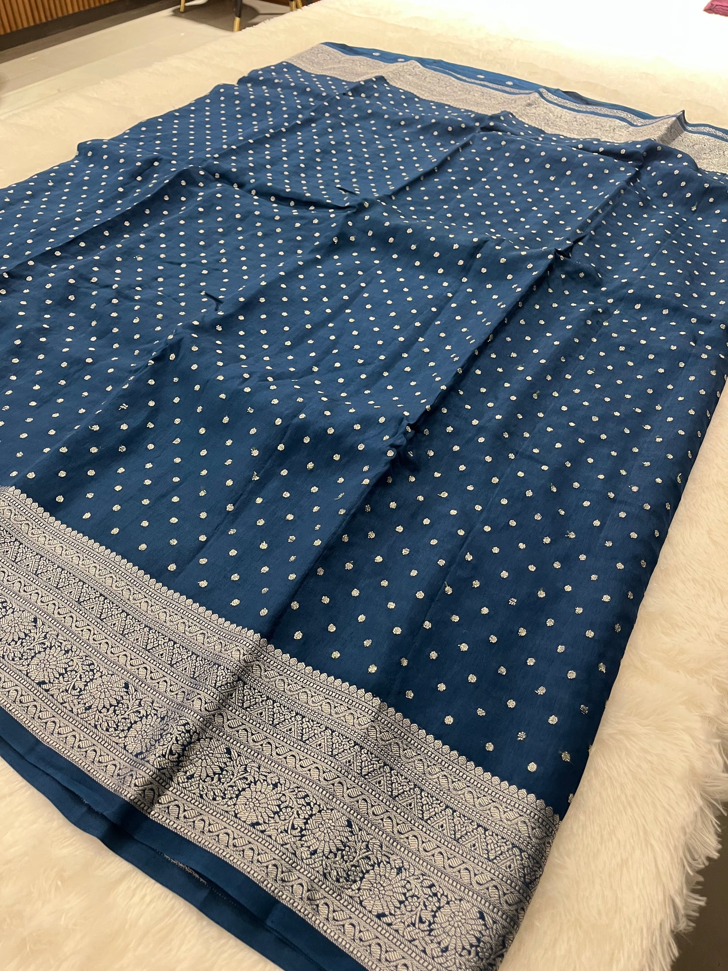 M7 Silver Dots kaddi fancy