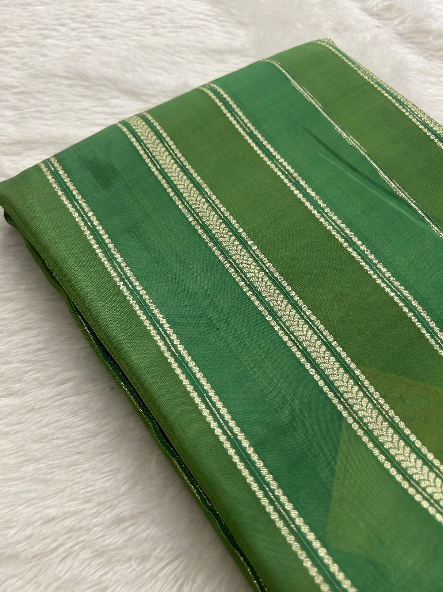 DESIGNER PARTYWEAR SAREE WITH CONTRAST BLOUSE-PISTA X BOTTLE GREEN
