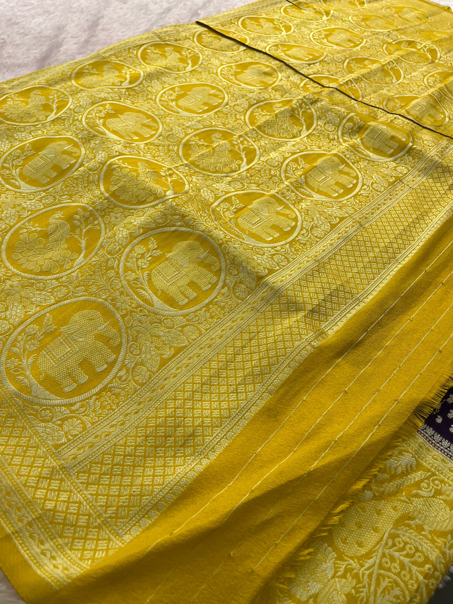 Kaddi Banarsi Small Butties Fancy