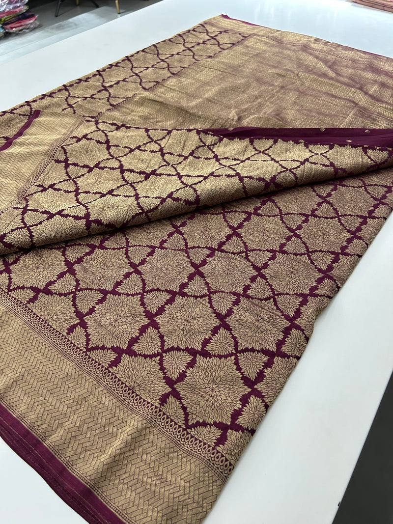 Rich Fancy Georgette Viscose Saree in Pastels and a Dark Shade♥️
Comes with Brocade buttas and butti self blouse ♥️ JU21