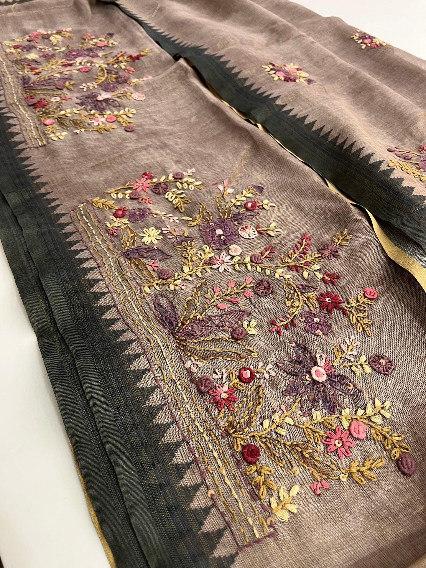 Linen Embroidery Fancy