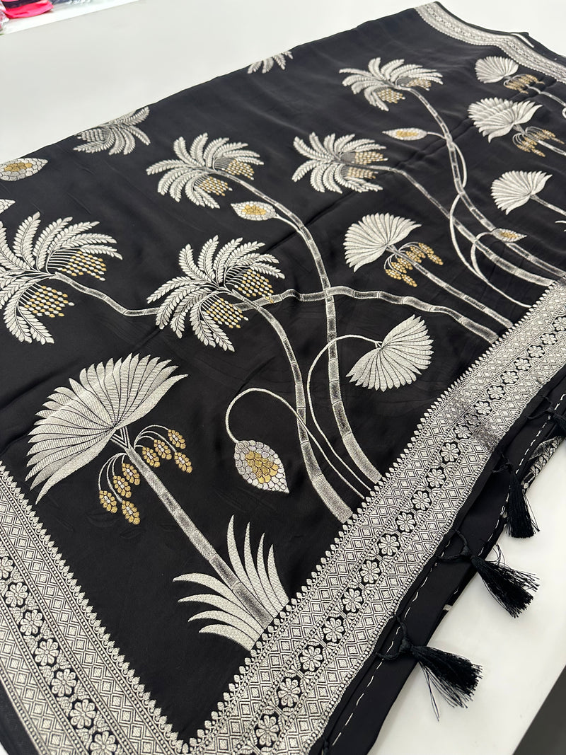 Pure Banarsi Crepe Silk Saree,, silver and gold weaving all over 🌹-AU15